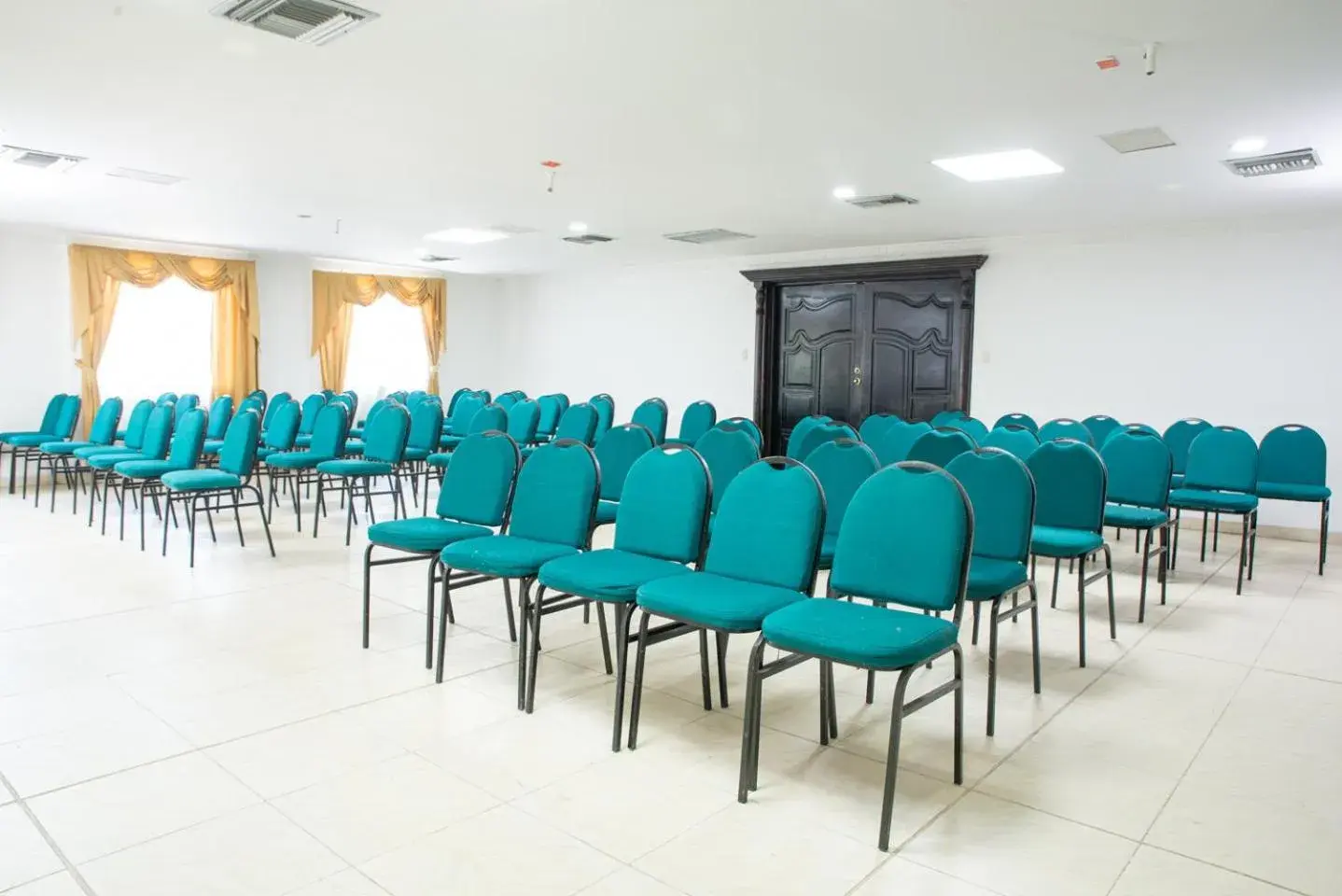 Seating area in Hotel Caribe Princess by Cyan