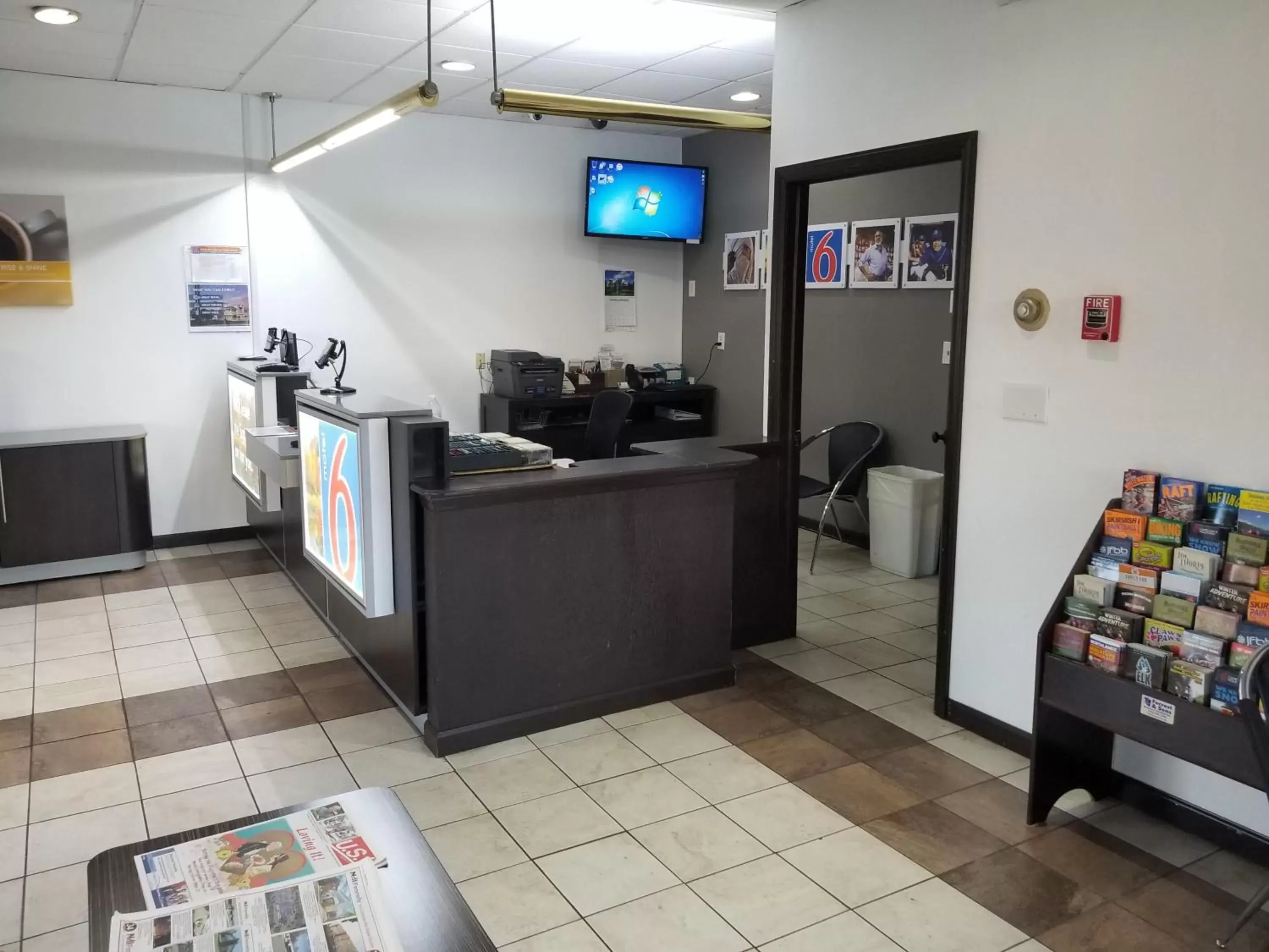 Lobby/Reception in Motel 6-Lawrenceville, NJ