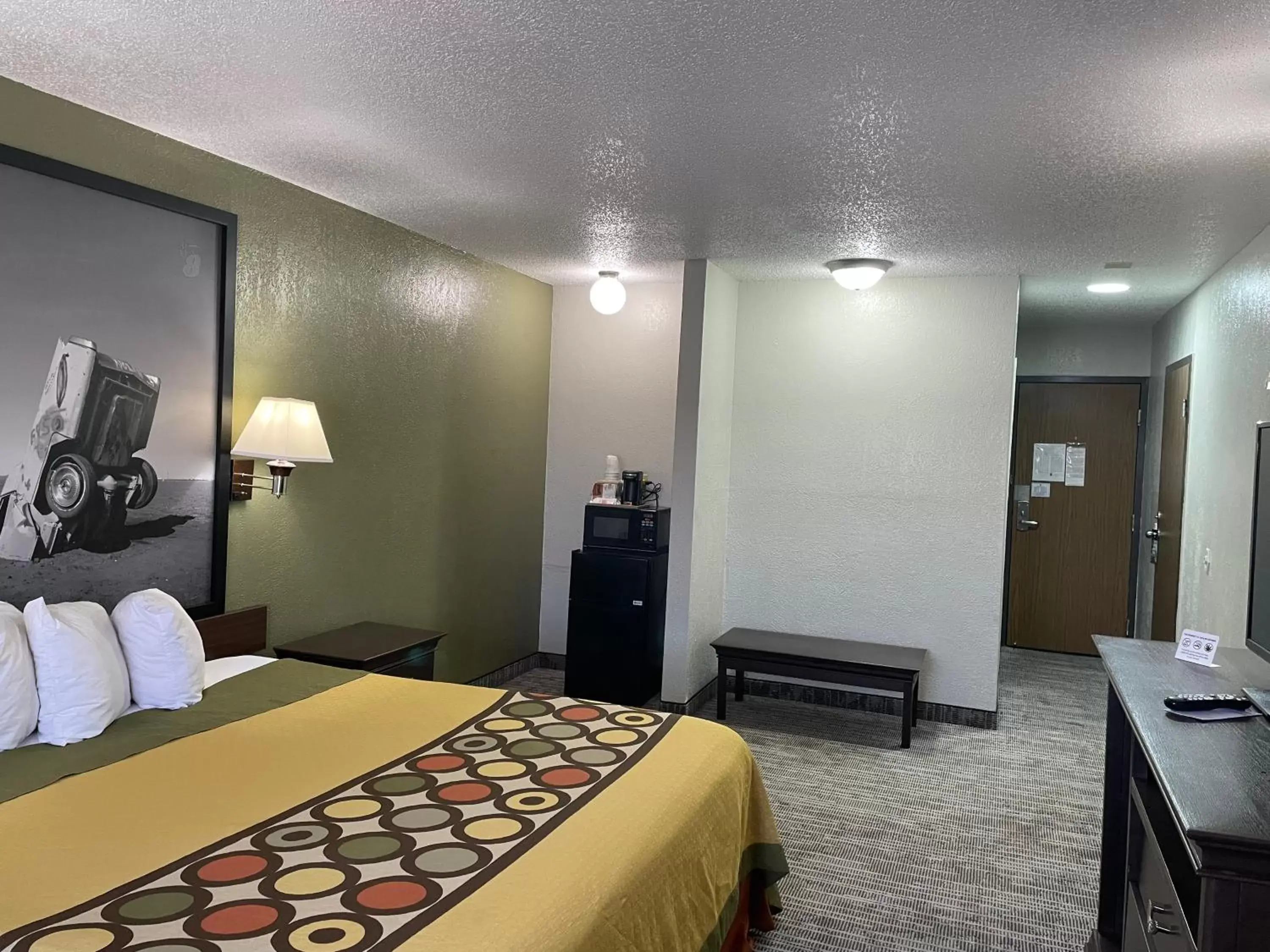 Bedroom, Bed in Super 8 by Wyndham Amarillo Central TX