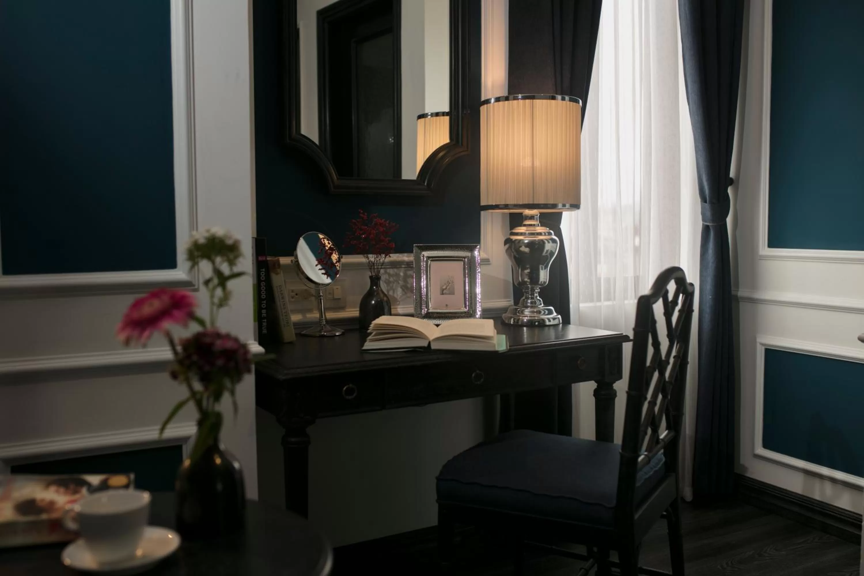 Seating area in JM Marvel Hotel & Spa