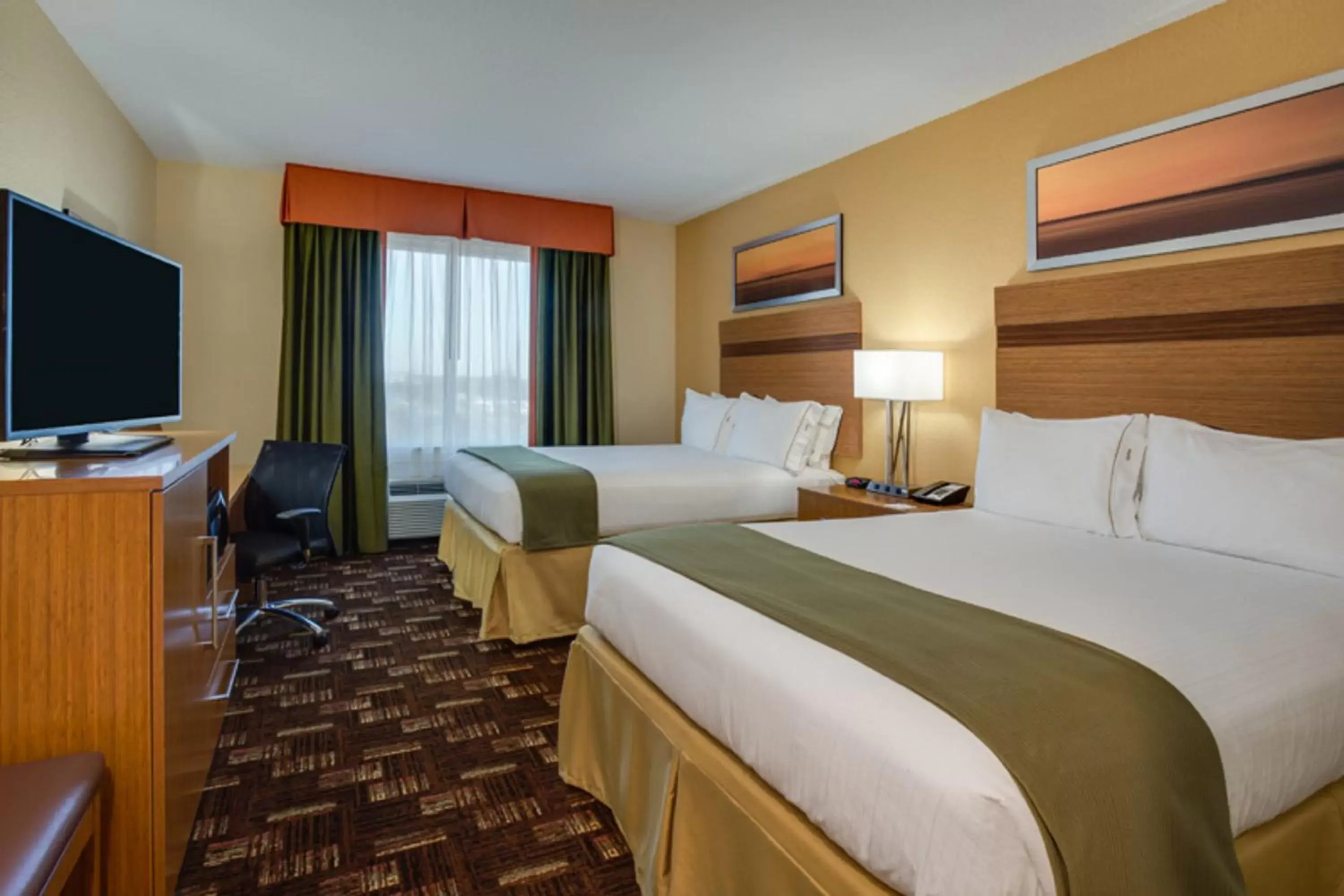 Photo of the whole room, Bed in Holiday Inn Express Fort Lauderdale Airport South, an IHG Hotel