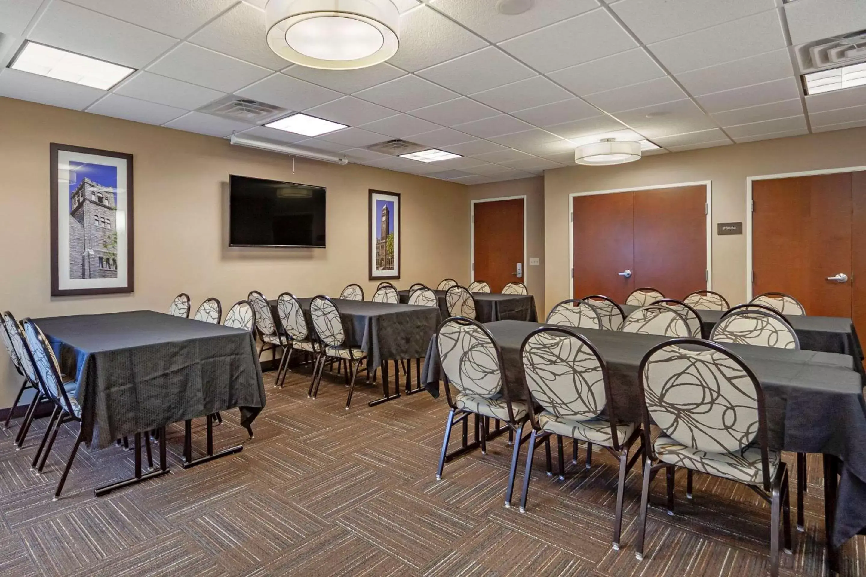 On site, Restaurant/Places to Eat in Comfort Inn & Suites Avera Southwest