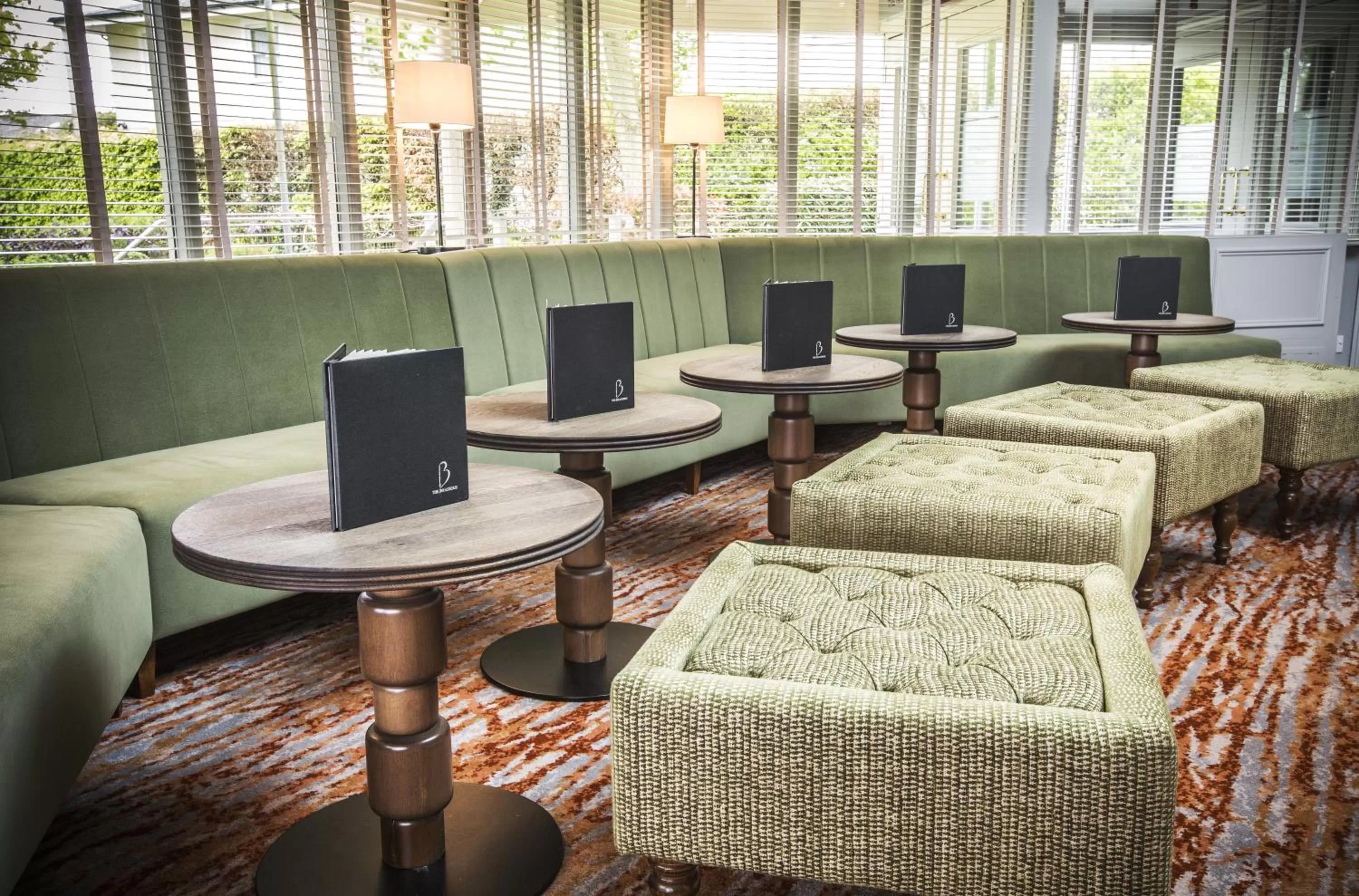 Lounge or bar in Mercure Bristol North The Grange Hotel