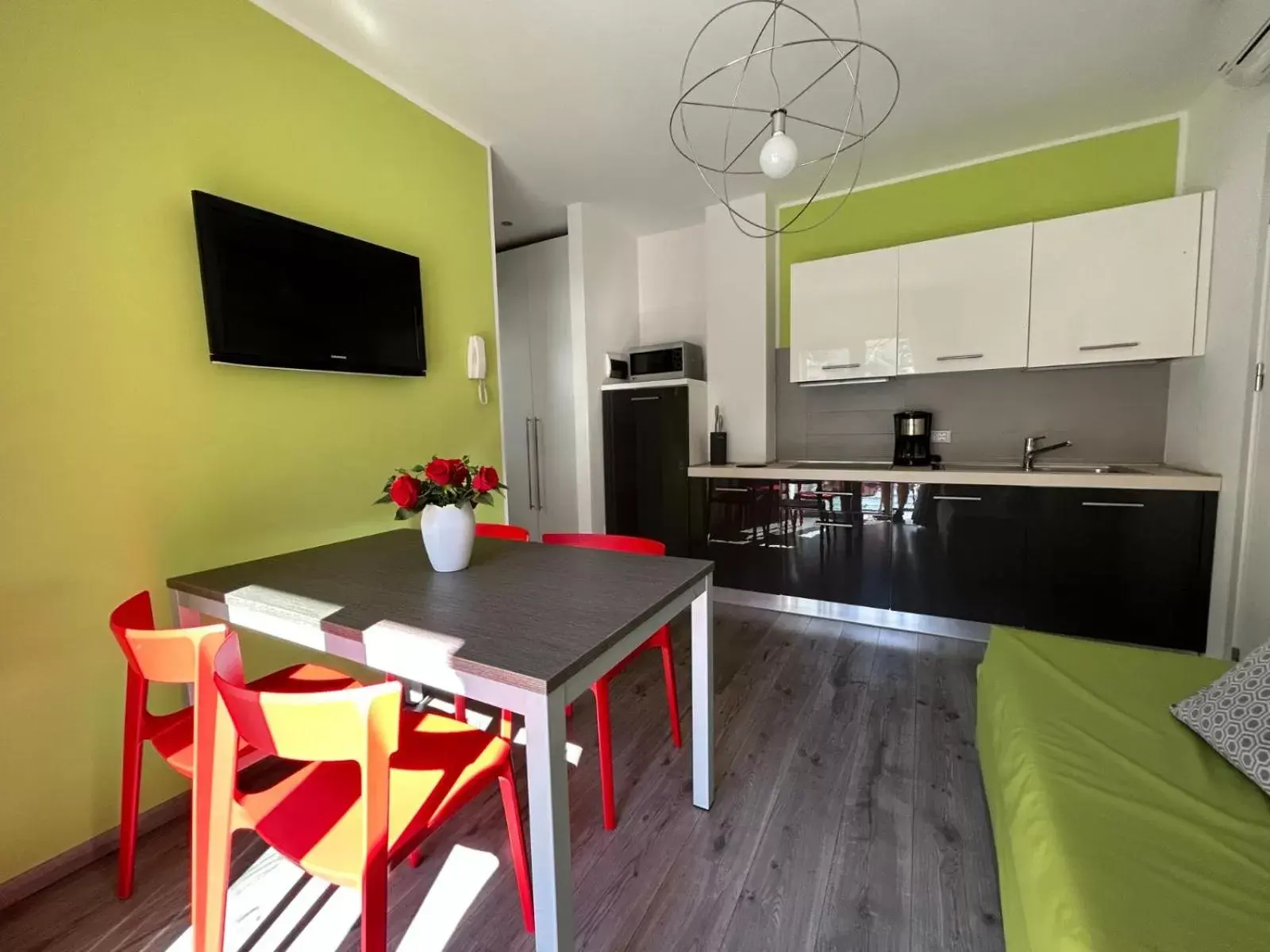 Living room, Kitchen/Kitchenette in Gardesana Active Apartments