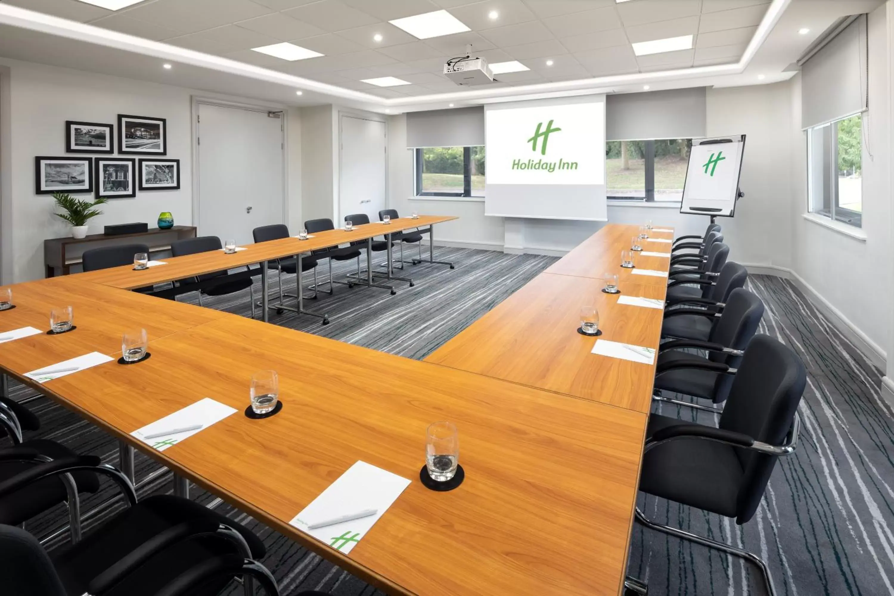 Business facilities, Business Area/Conference Room in Holiday Inn Aylesbury, an IHG Hotel