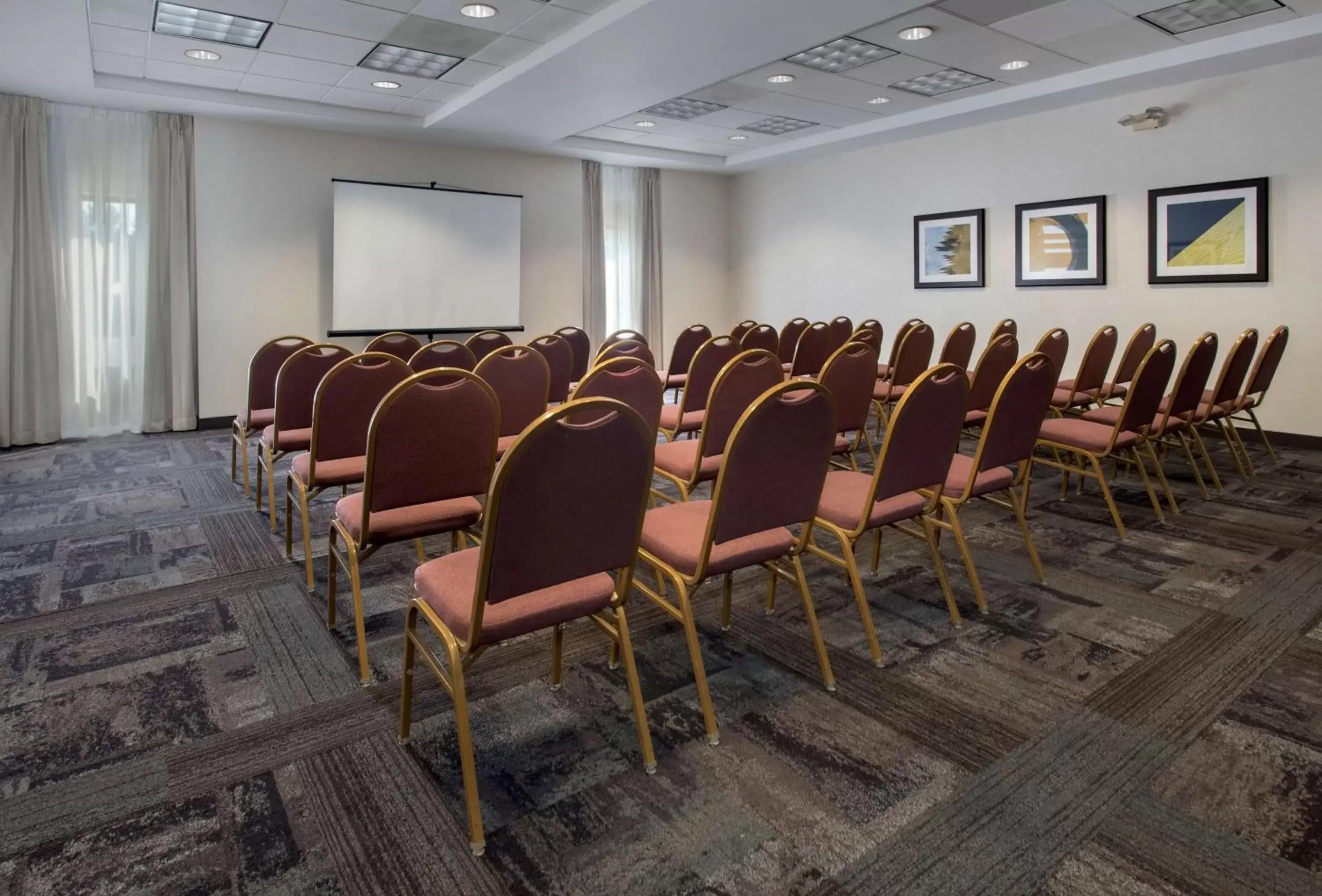 Meeting/conference room in Hampton Inn Boston Logan Airport