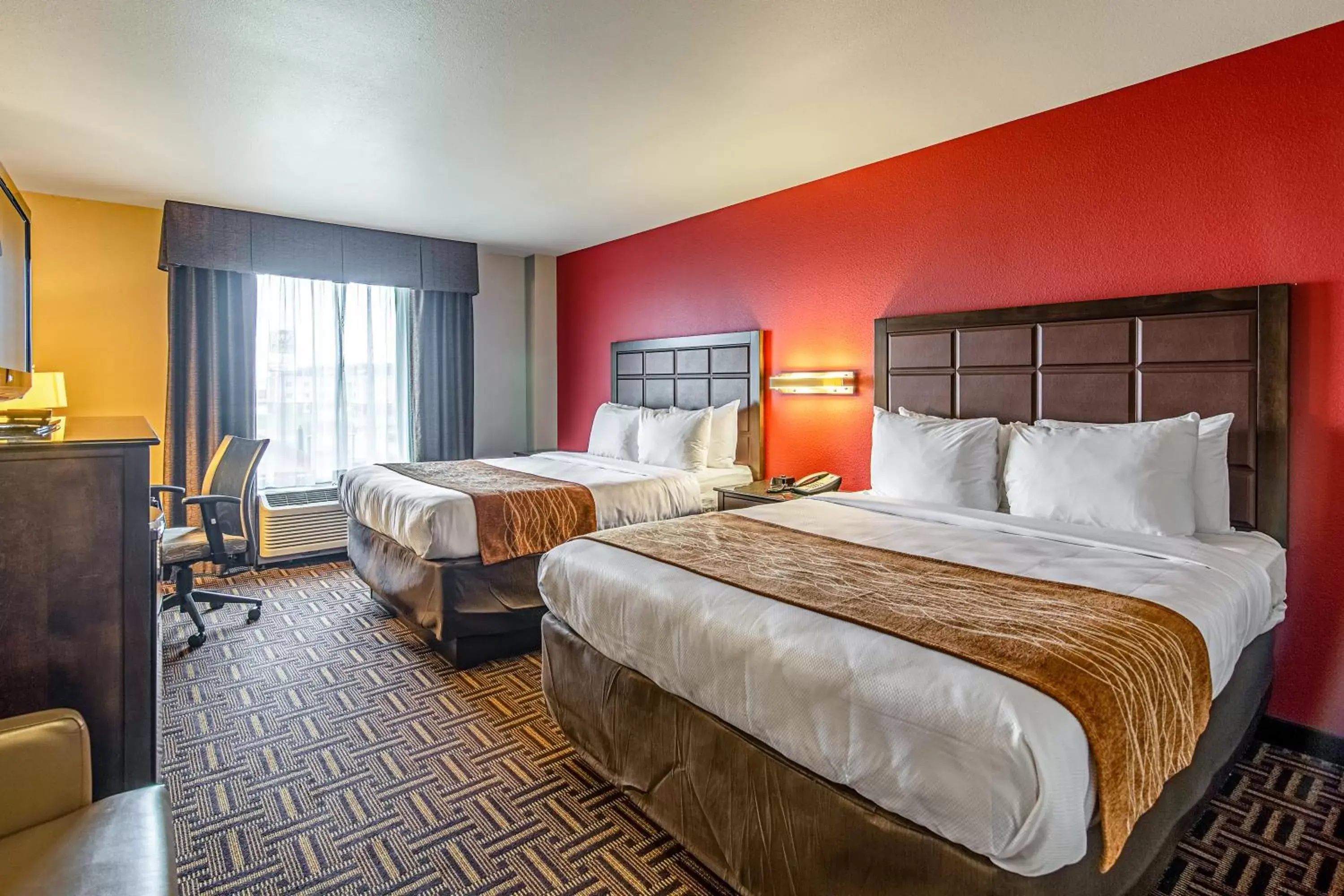 Bedroom, Bed in Astoria Hotel & Suites - Glendive