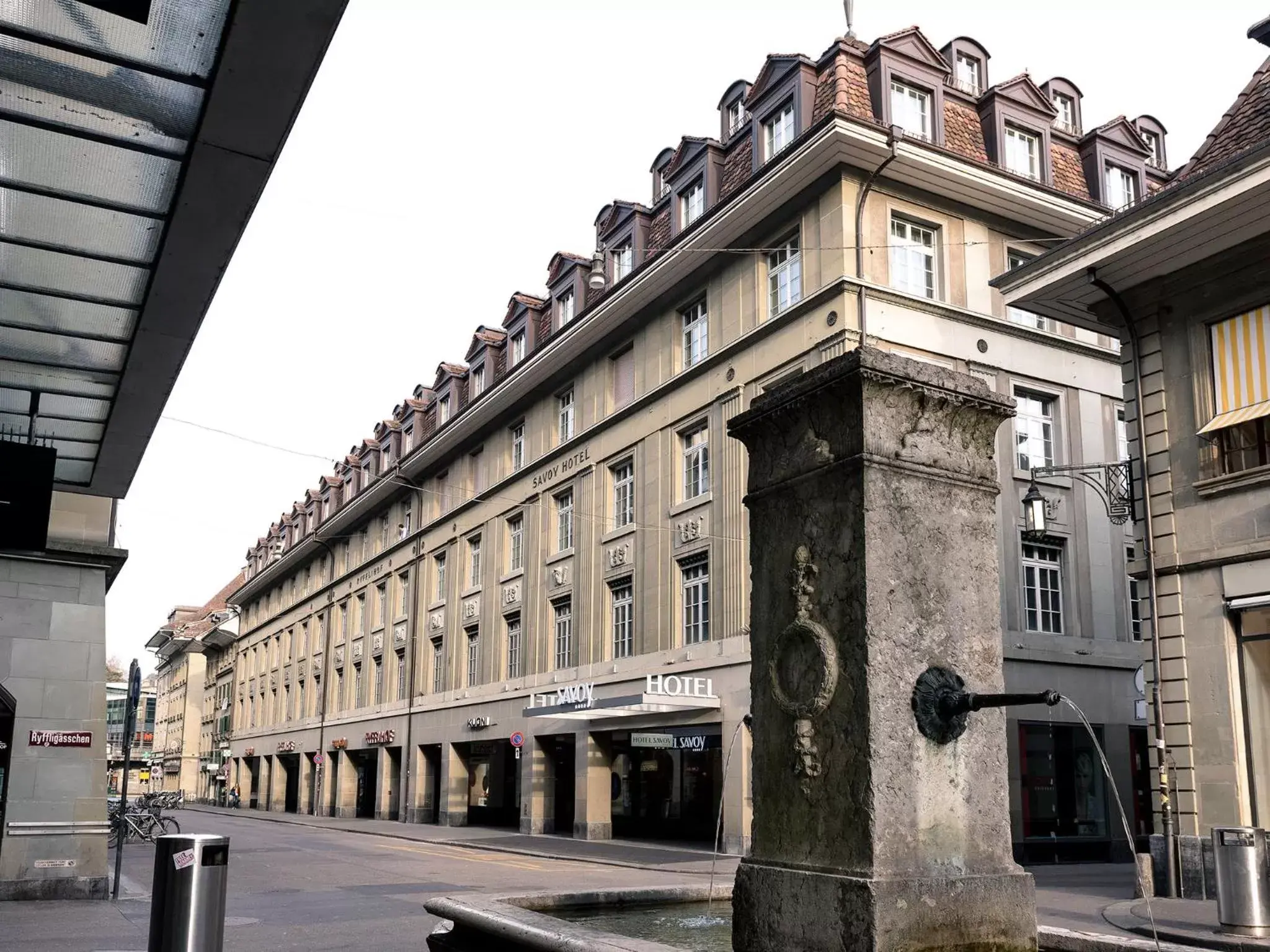 Facade/entrance in Hotel Savoy