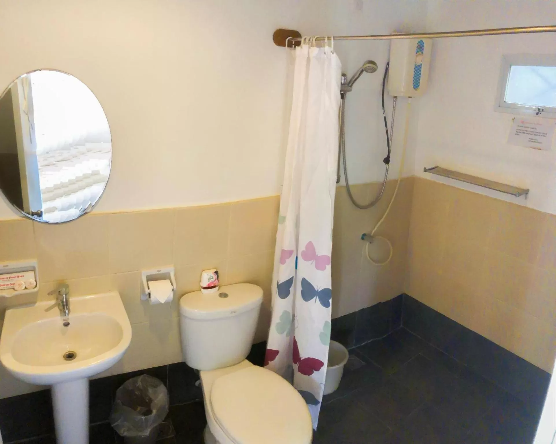 Bathroom in Sunz en Coron Resort