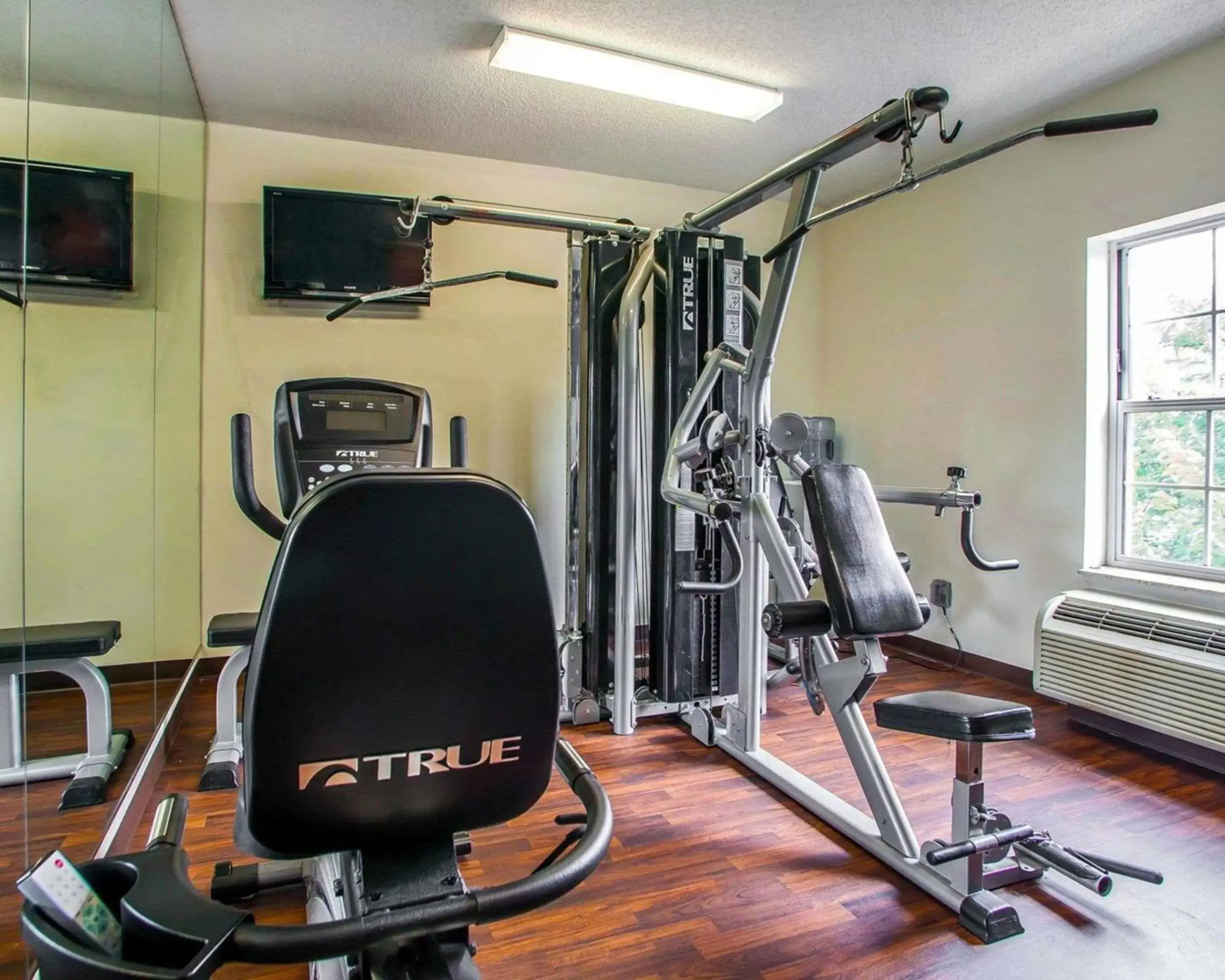 Fitness centre/facilities, Fitness Center/Facilities in Comfort Suites East Brunswick - South River