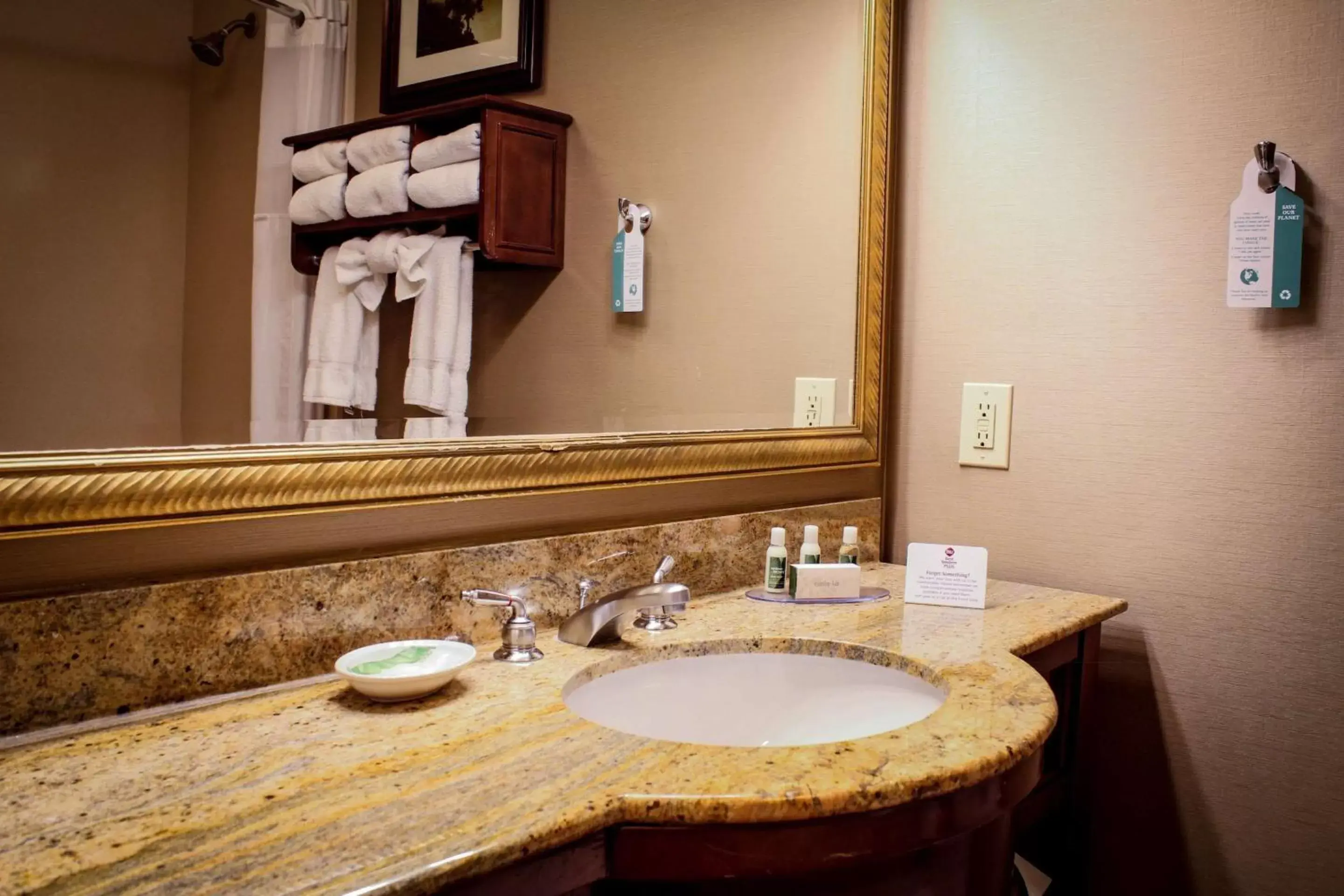 Bathroom in Best Western Plus Arrowhead Hotel