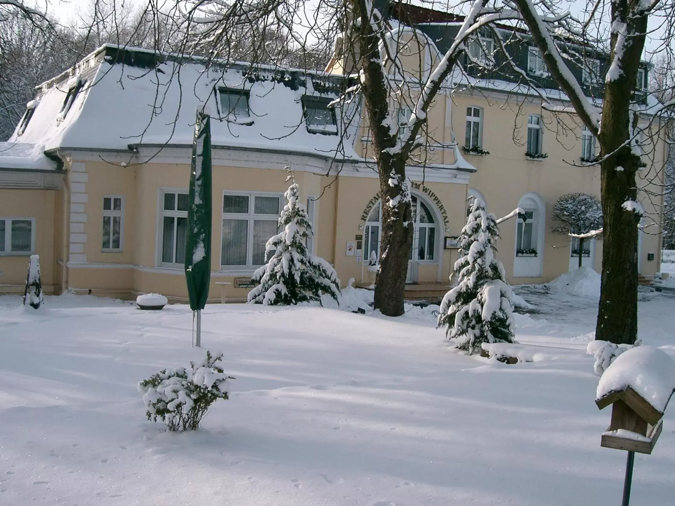 Facade/entrance, Winter in Hotel Wippertal