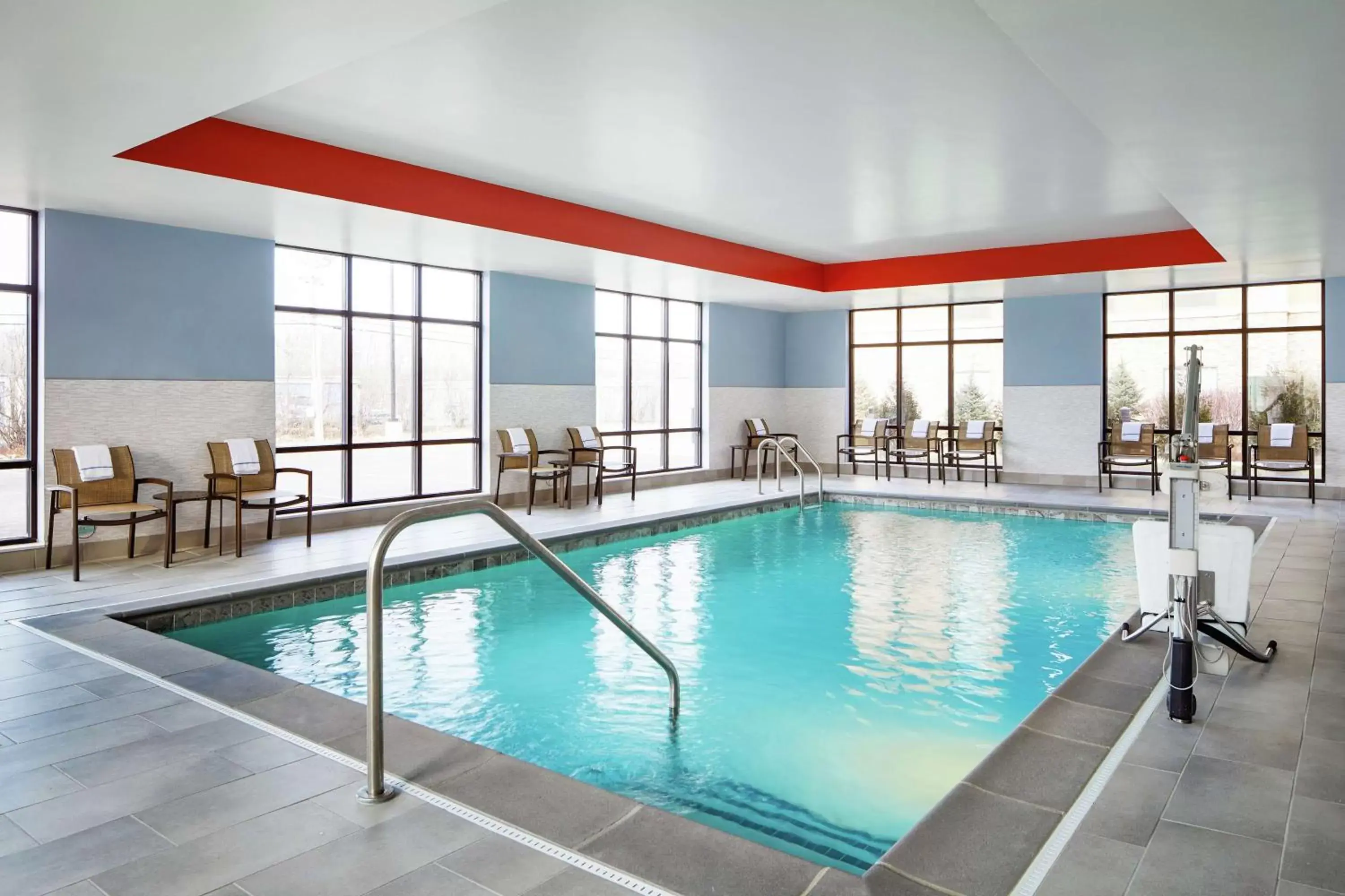 Pool view, Swimming Pool in Hampton Inn & Suites Chicago/Waukegan