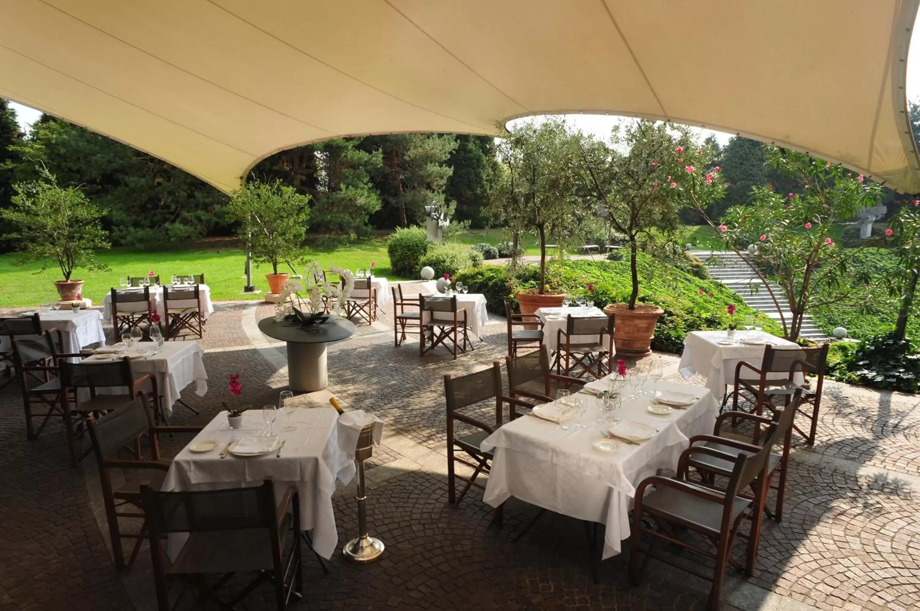 Restaurant/places to eat in Cosmo Hotel Torri Restaurant/places to eat in Cosmo Hotel Torri