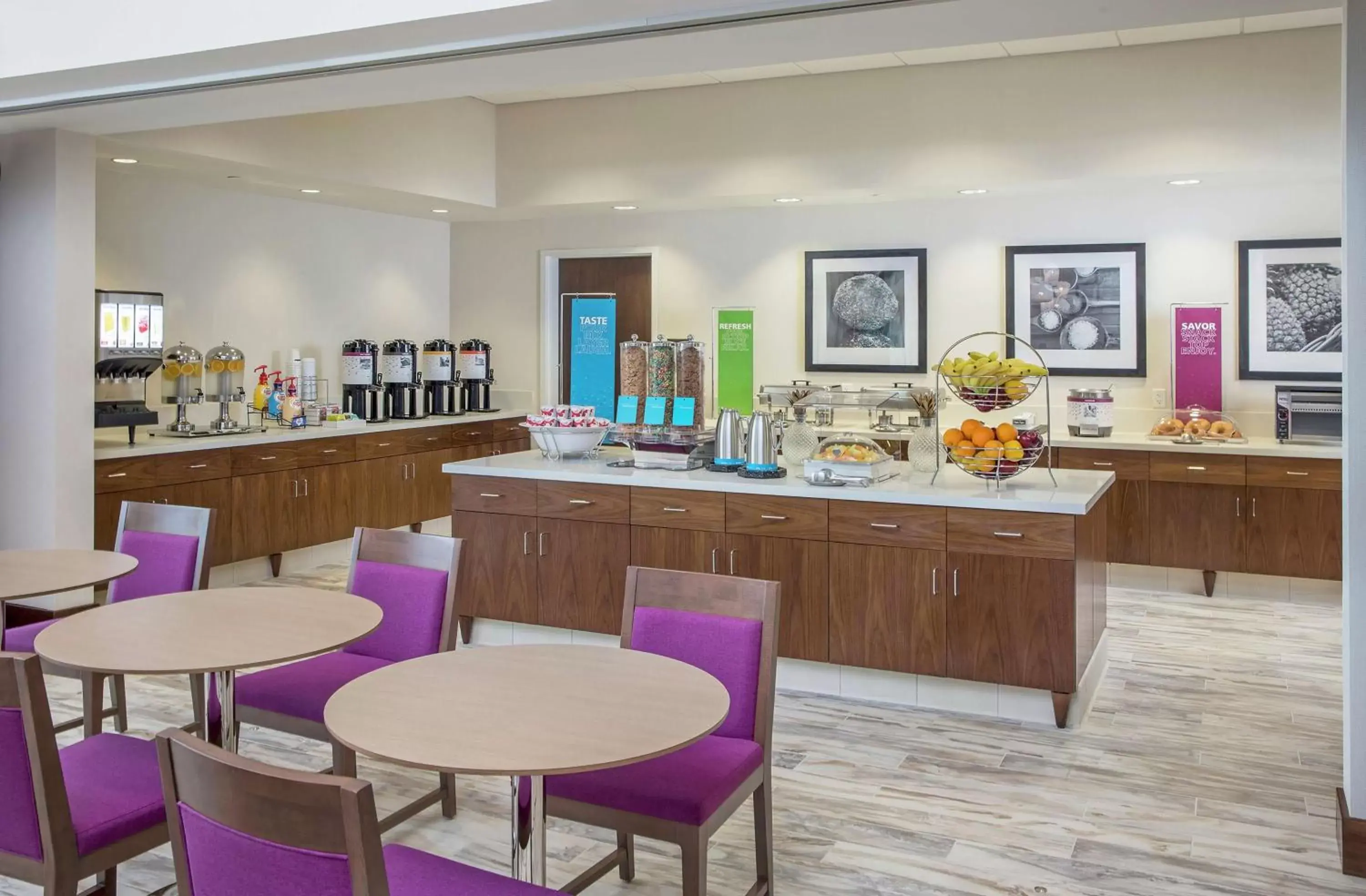 Dining area, Restaurant/Places to Eat in Hampton Inn & Suites Oahu/Kapolei, HI - FREE Breakfast