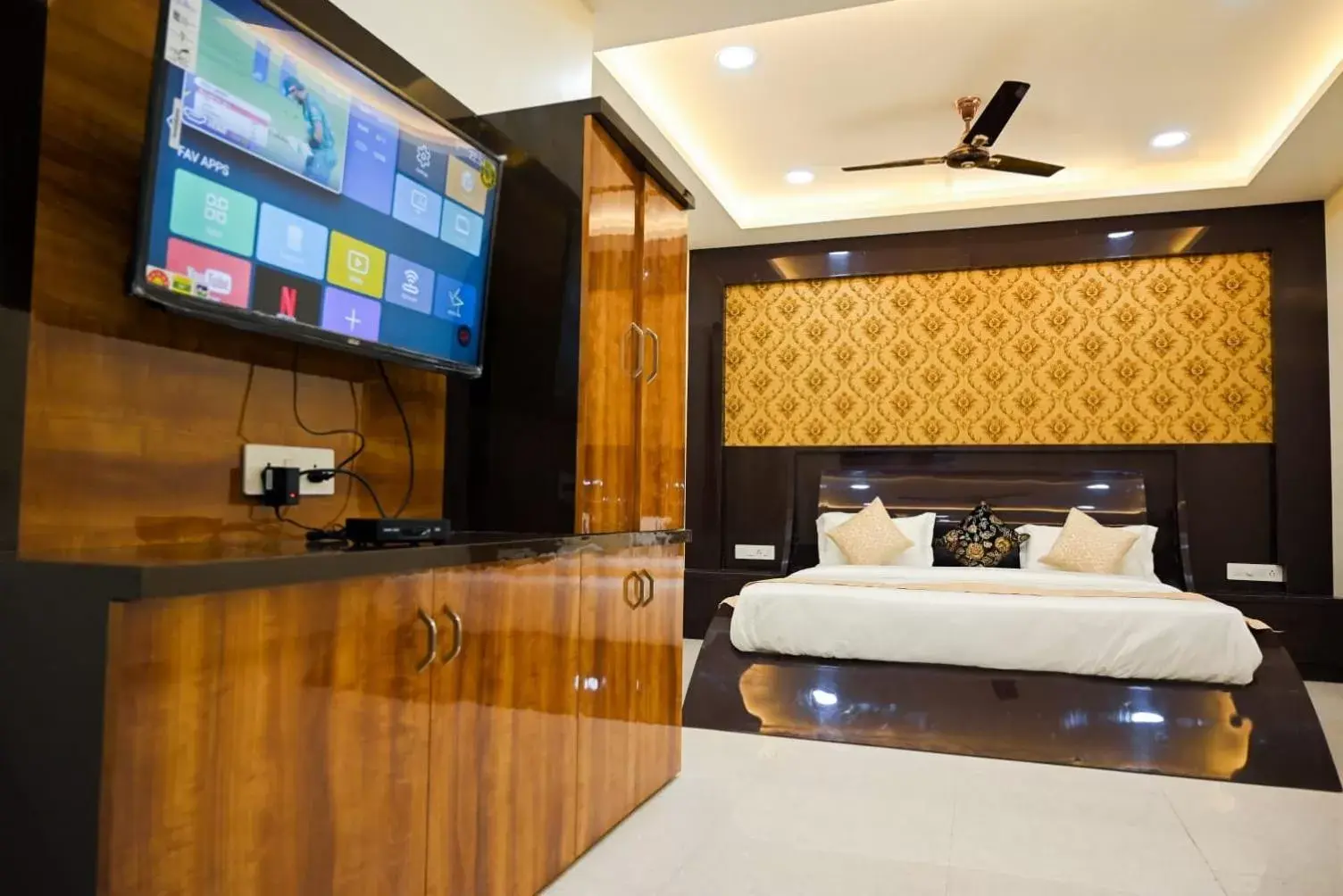 Suite - single occupancy in Hotel Golden Bliss Suite - single occupancy in Hotel Golden Bliss