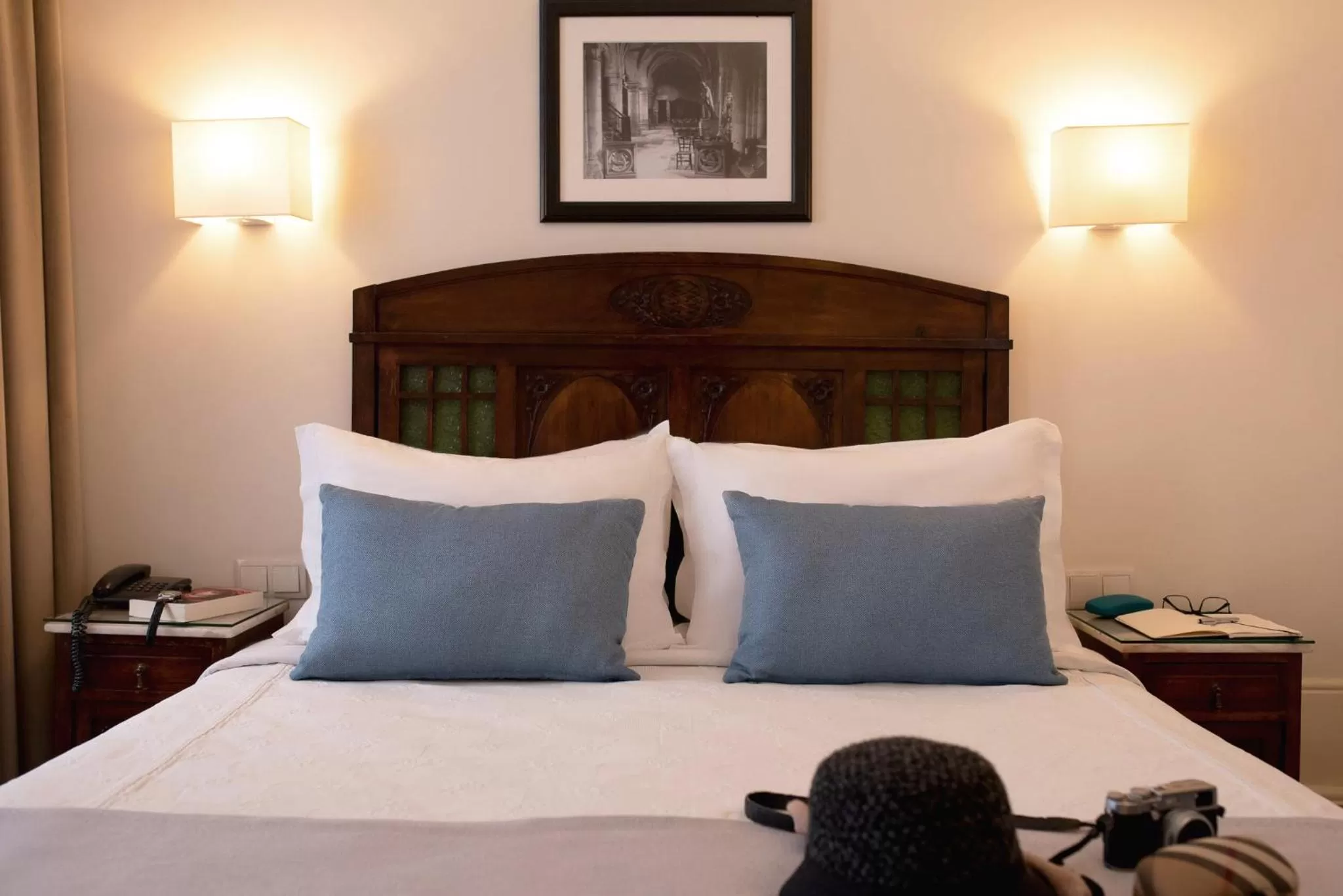 Property building, Bed in Hotel Aliados