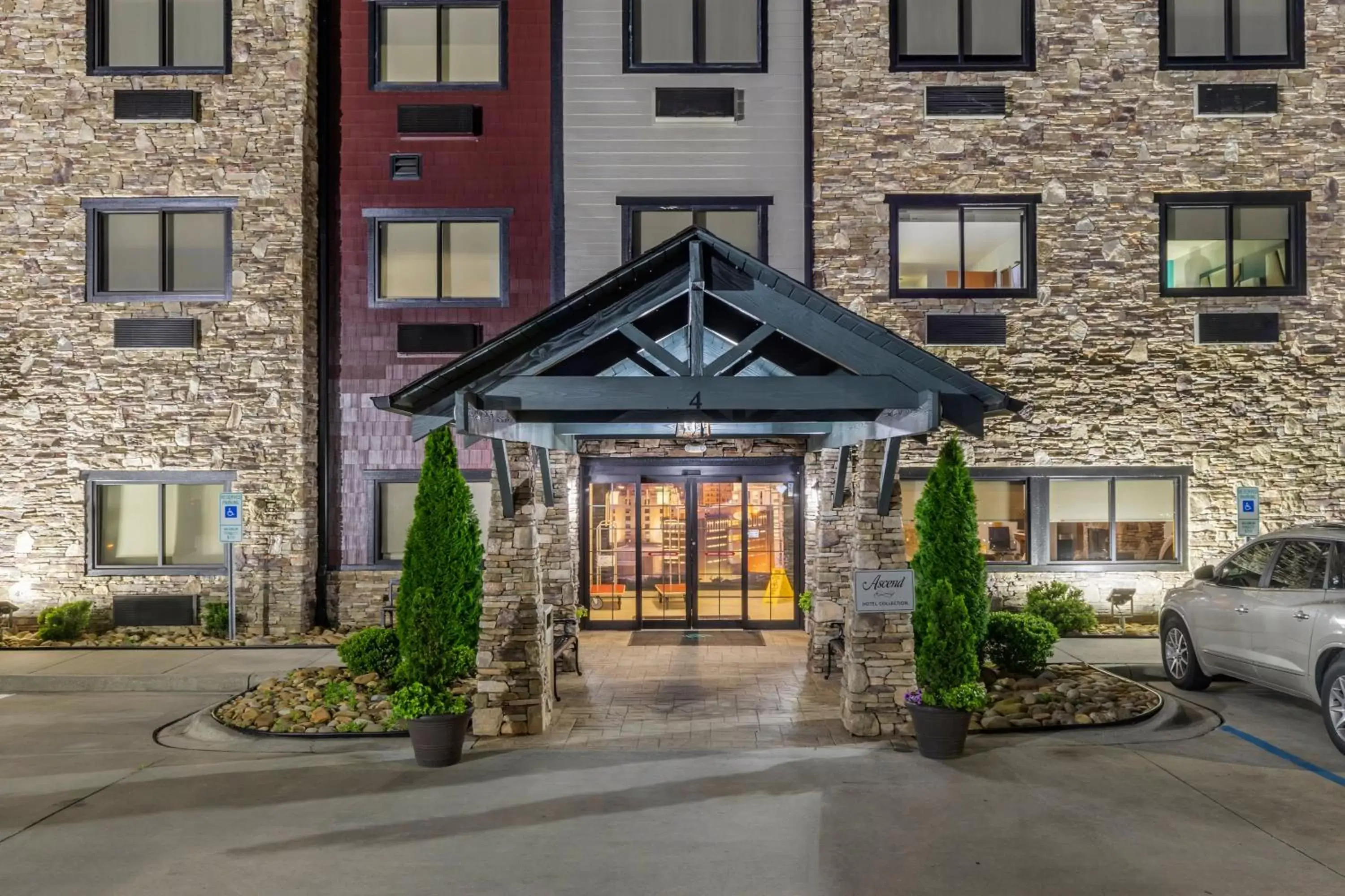 Property Building in Brookstone Lodge near Biltmore Village, Ascend Hotel Collection