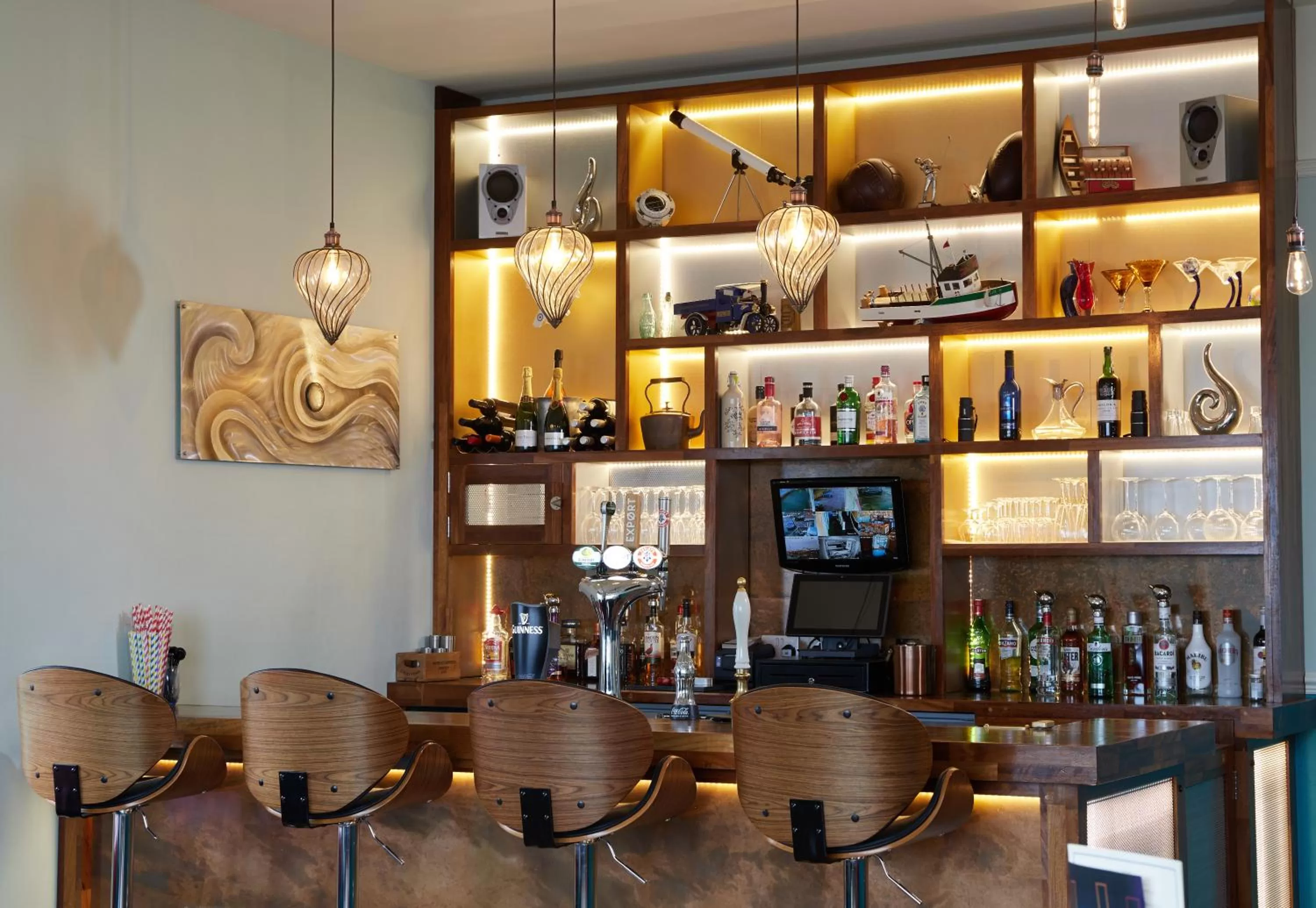 Lounge or bar in Marine Lodge