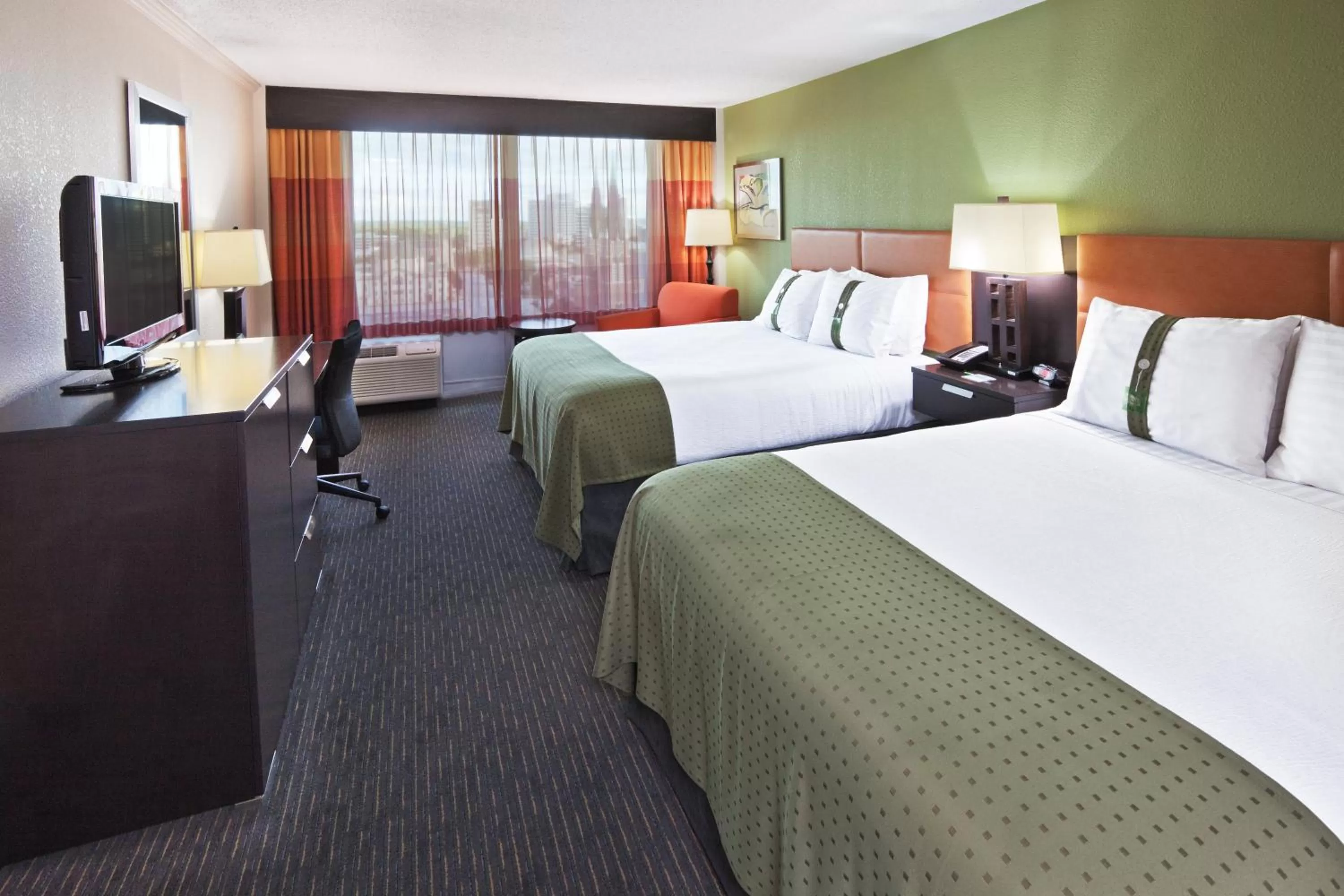 Bed in 17 West Hotel, Ascend Hotel Collection