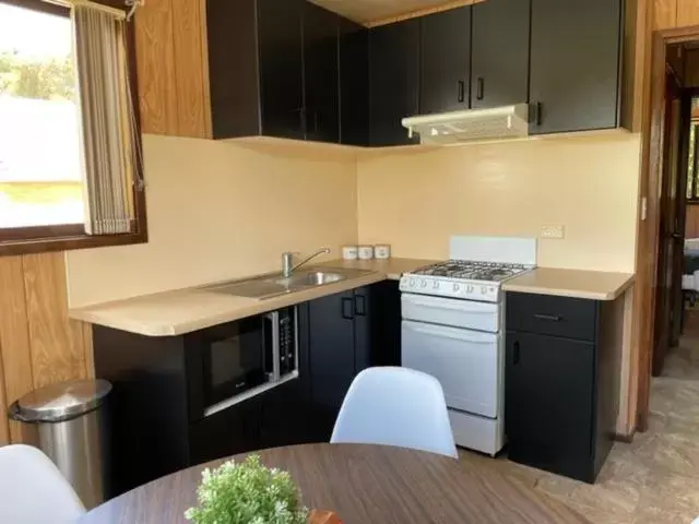 Kitchen/Kitchenette in Lunar Cabins