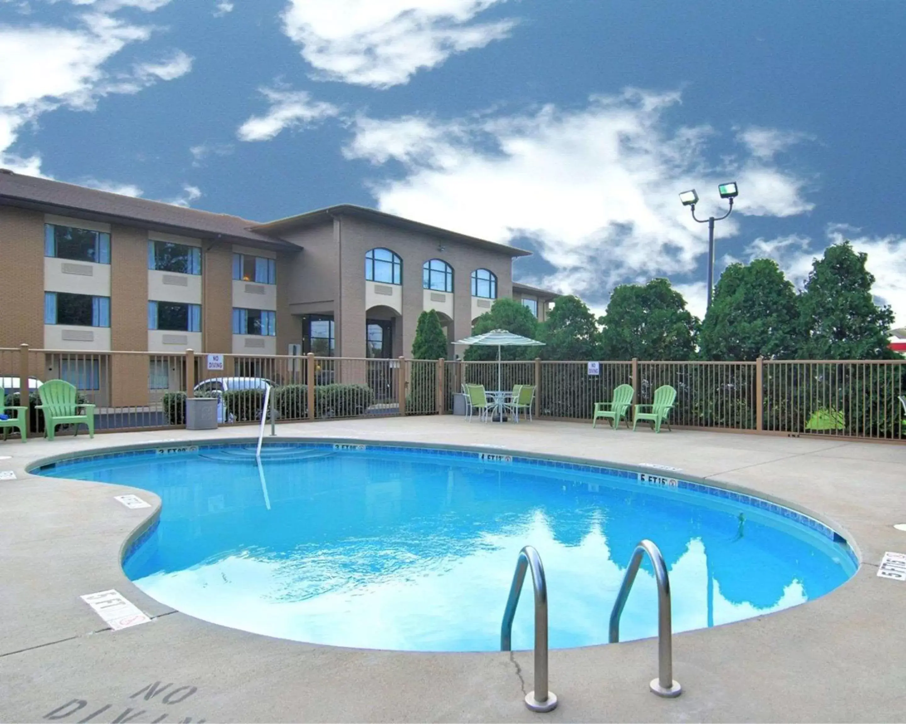 On site, Swimming Pool in Quality Inn Lincolnton