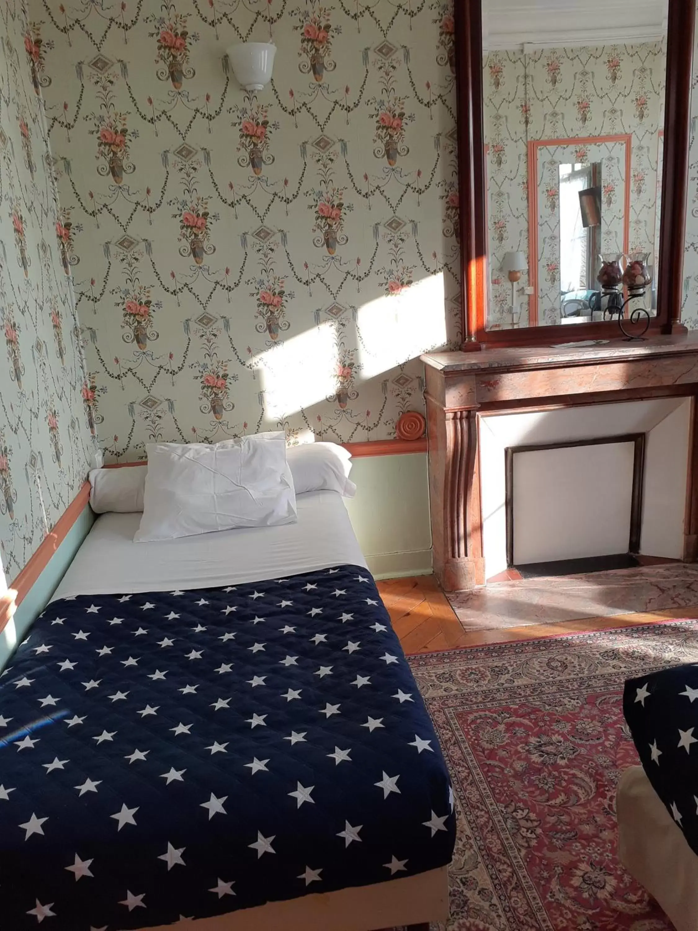 Bed in Hotel du chateau blanc