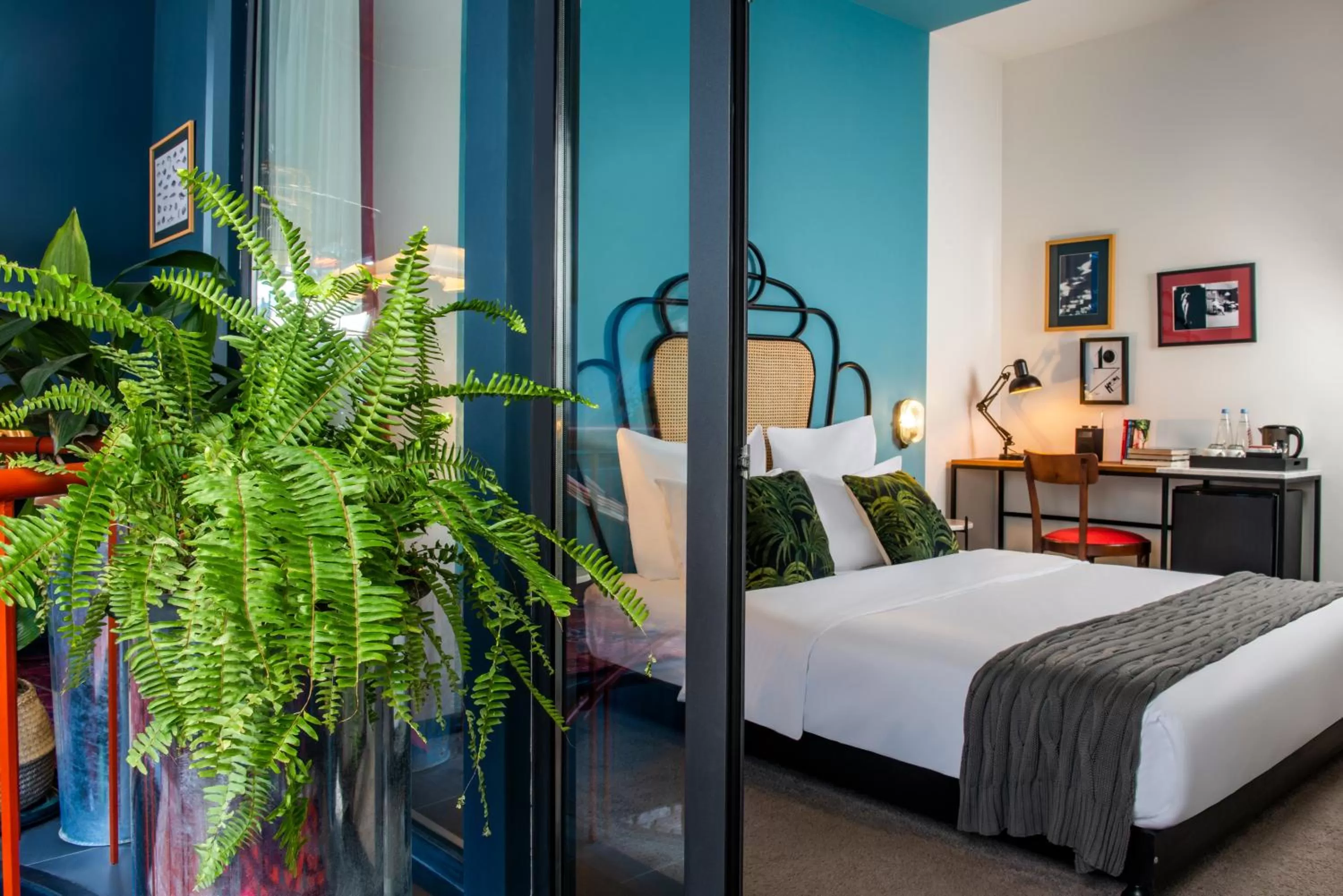 Balcony/Terrace, Bed in Communal Hotel Sololaki