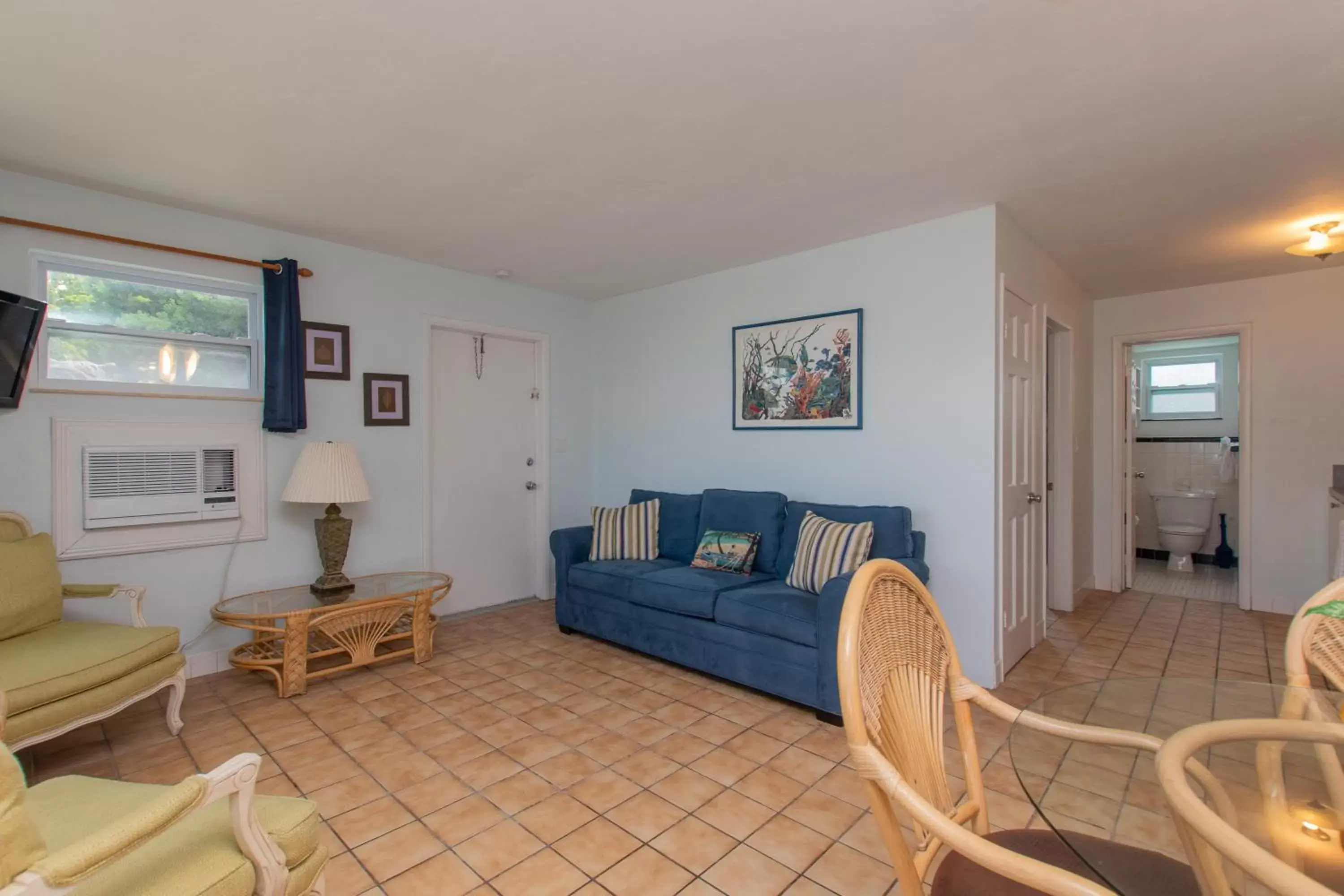 Seating Area in Sunset Cove Beach Resort