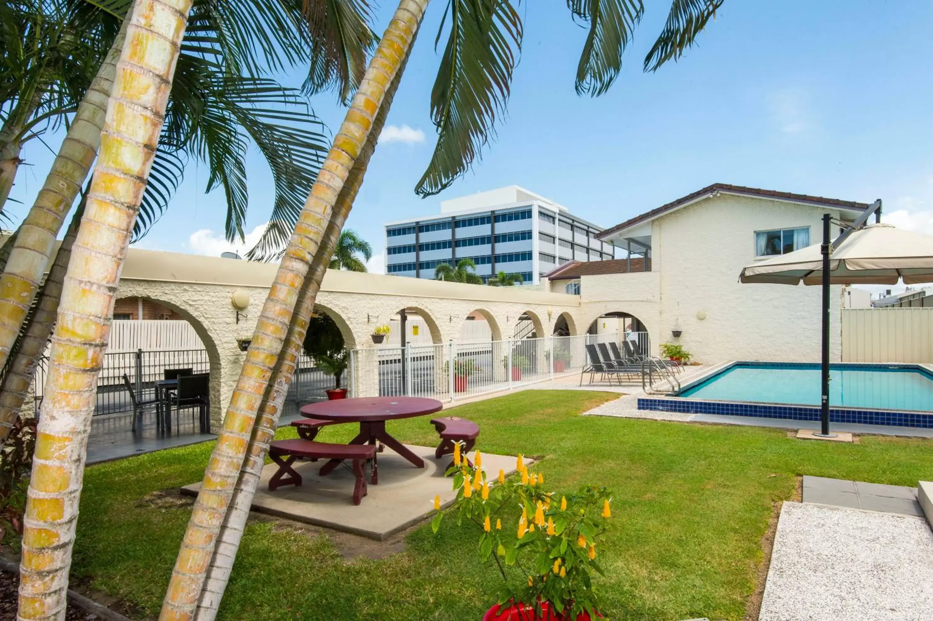 Swimming pool, Patio/Outdoor Area in Coral Sands Motel