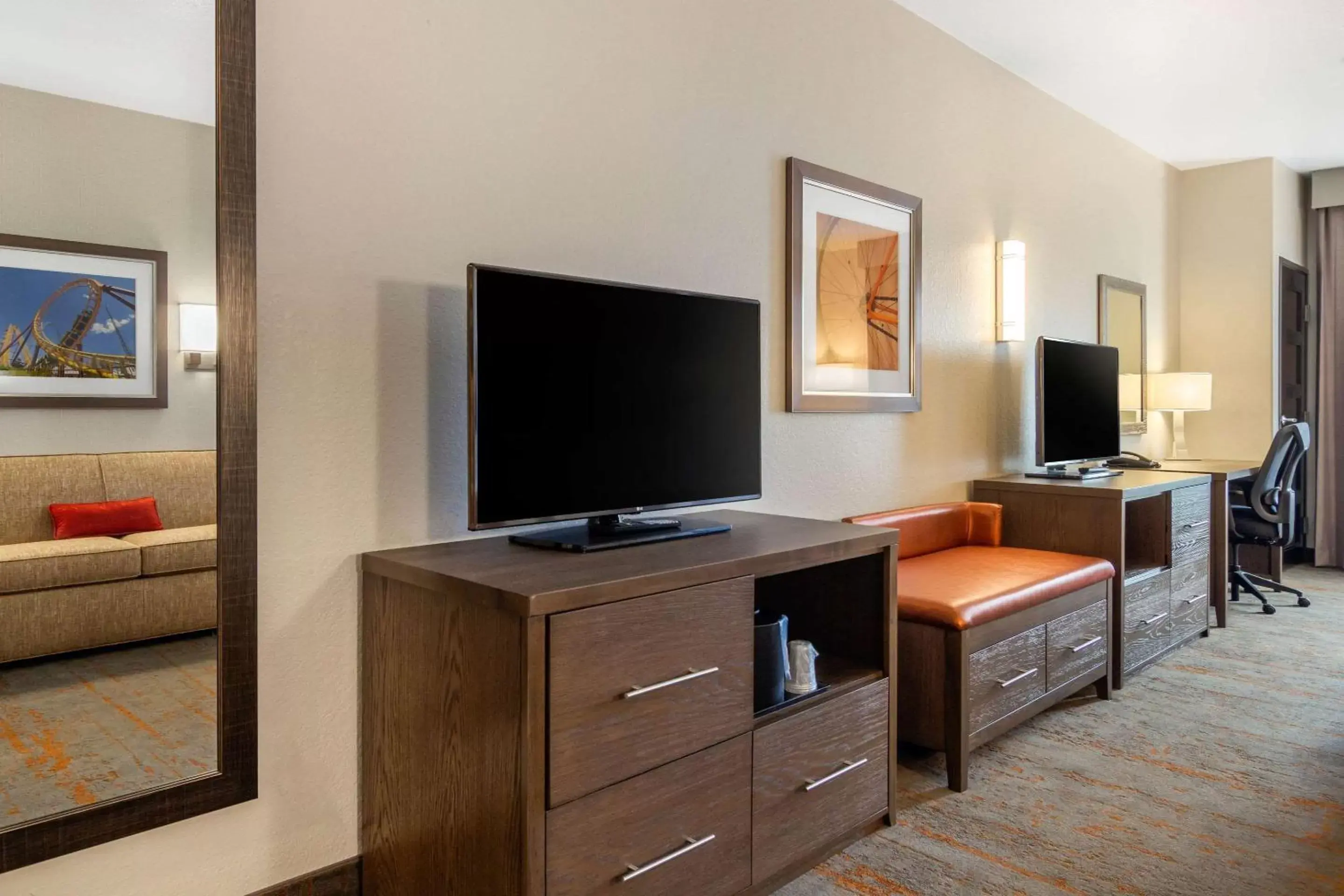 Photo of the whole room, TV/Entertainment Center in Comfort Inn & Suites Brighton Denver NE Medical Center