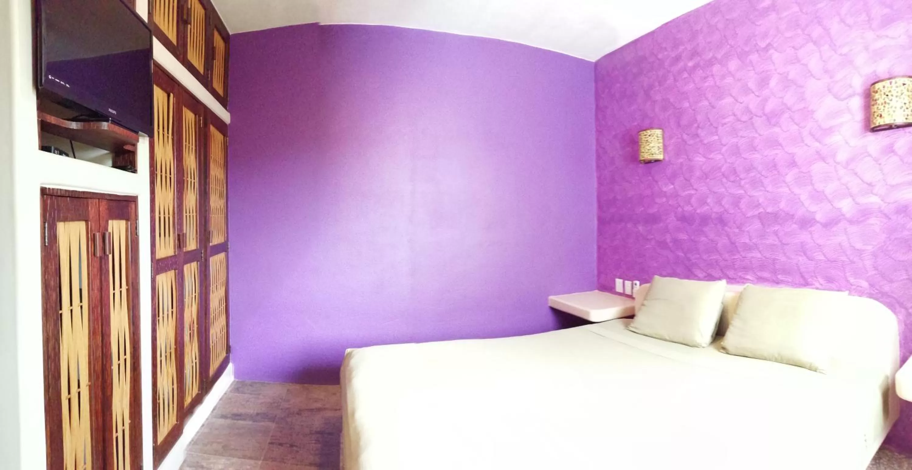 Bed in Ceiba Studios