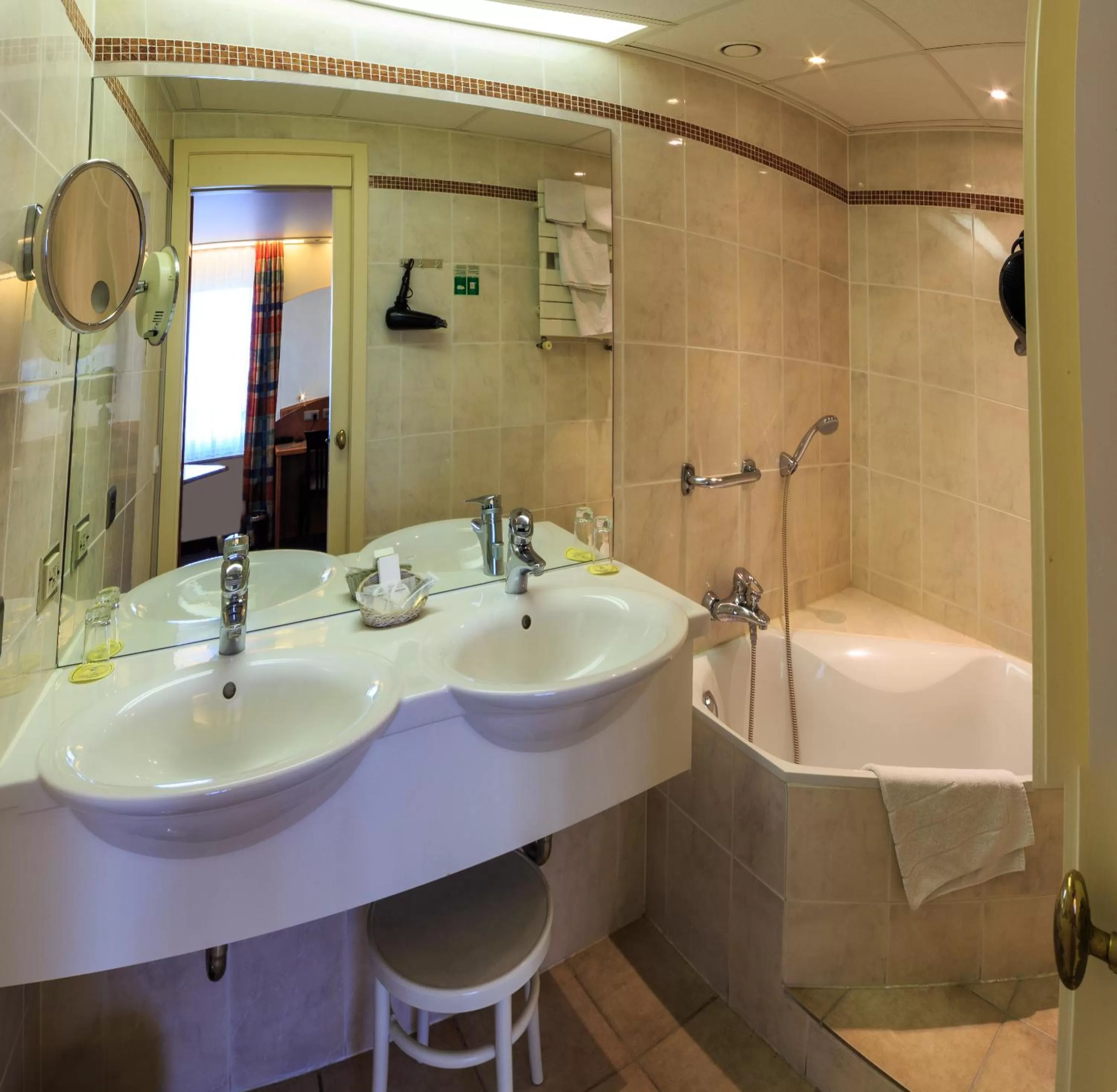 Bathroom in Hotel Pacific