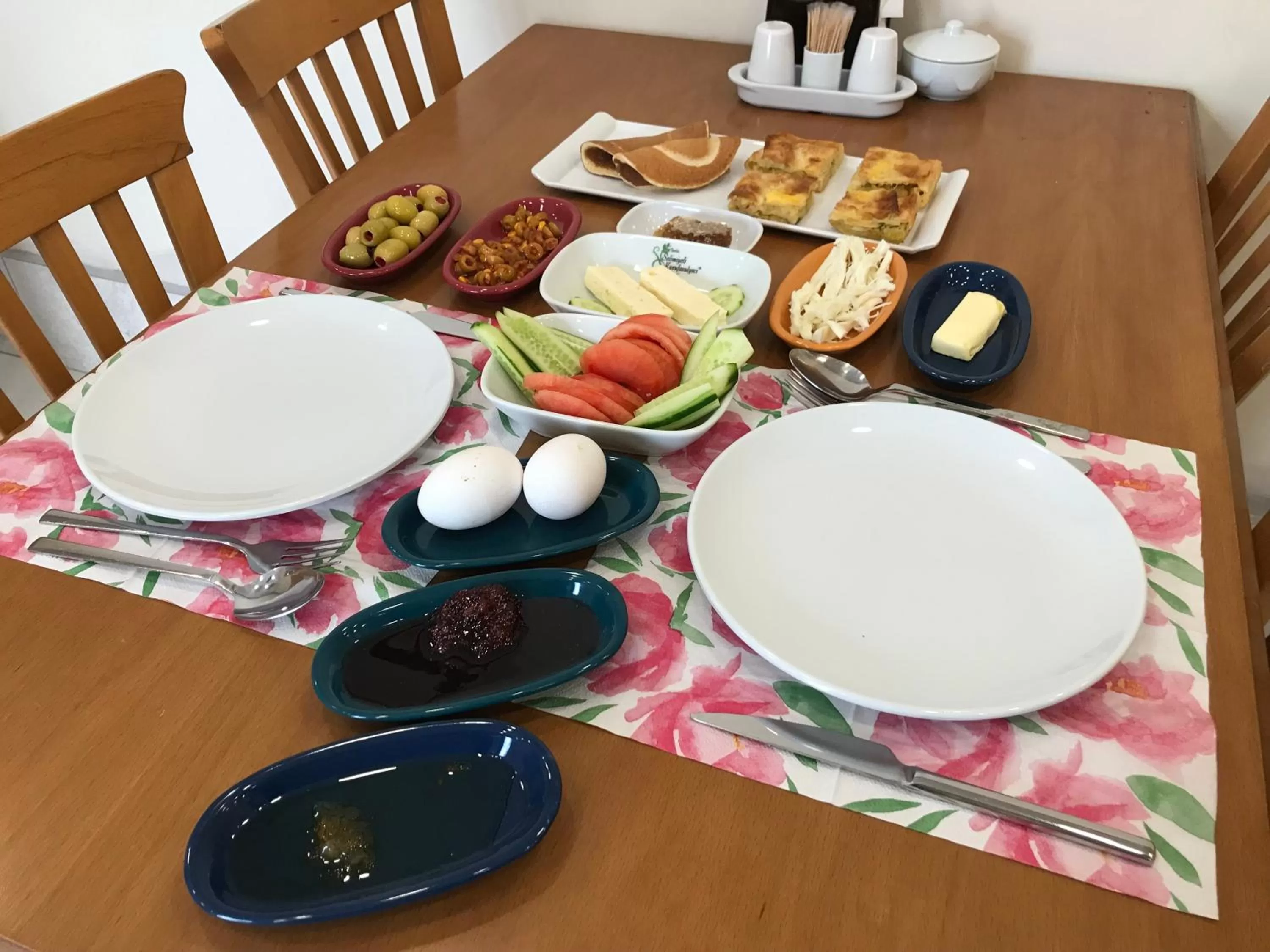 Restaurant/places to eat in Green Mansion