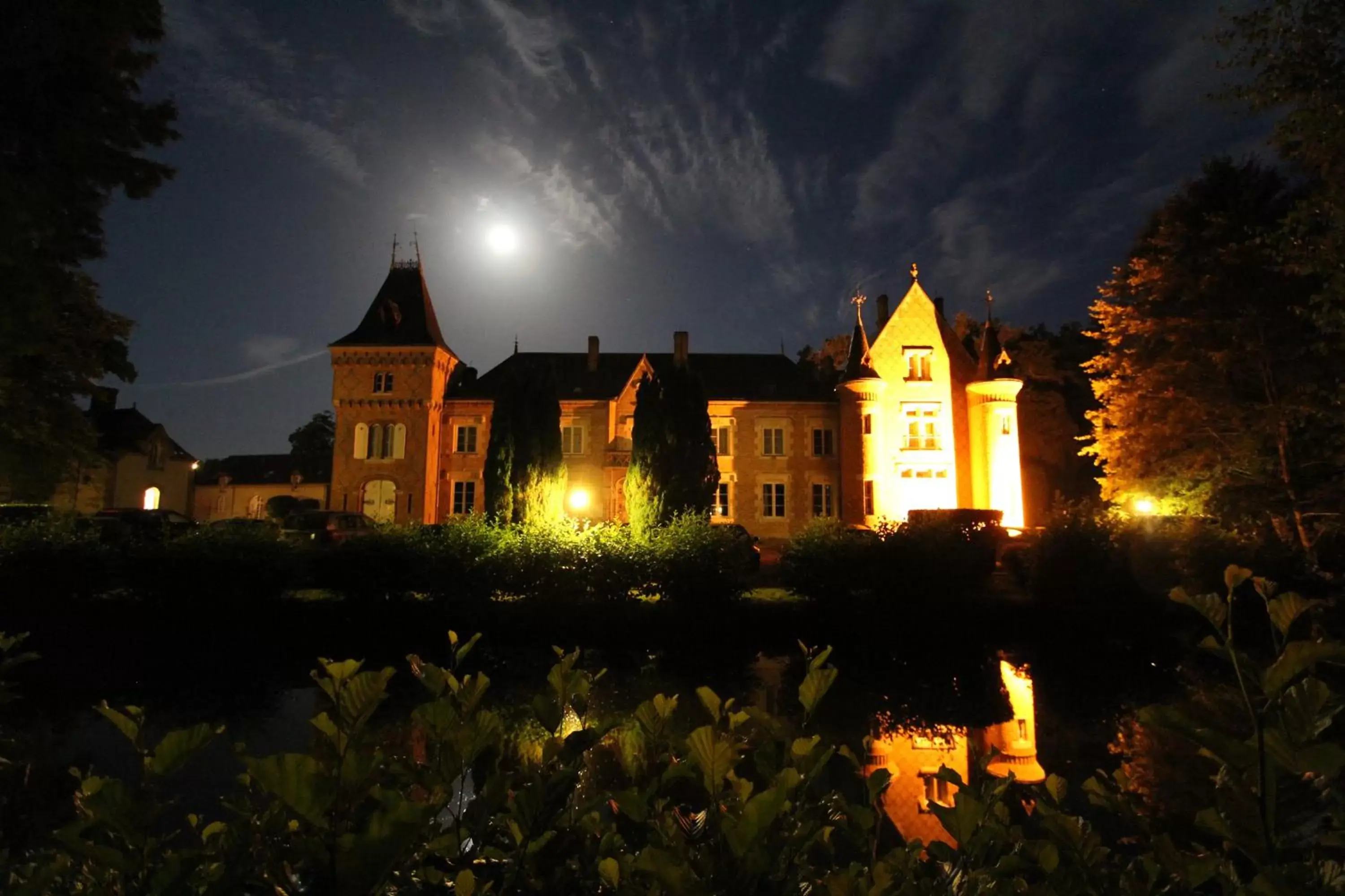 Facade/entrance, Property Building in Hostellerie Du Château Les Muids