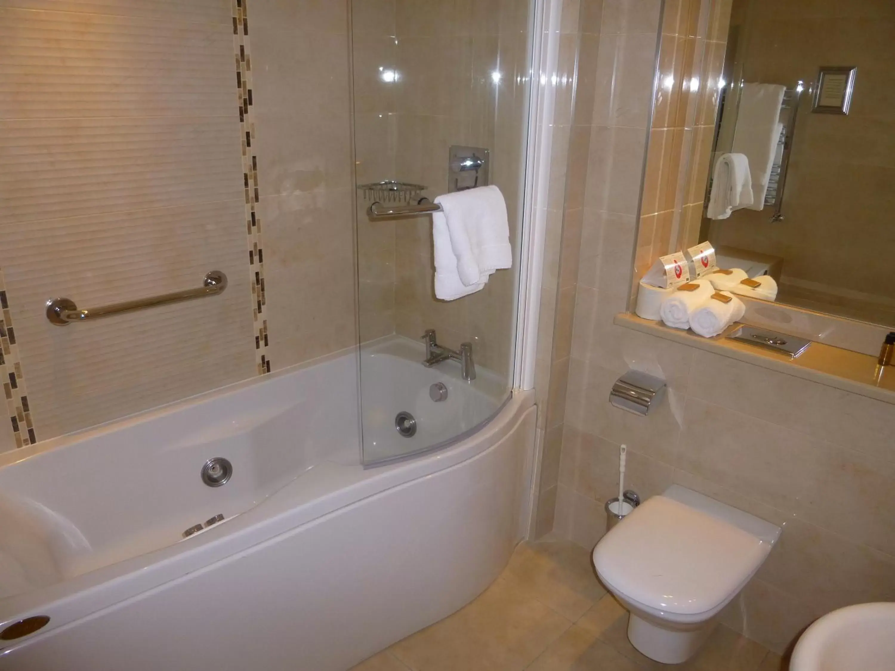 Bathroom in International Hotel Killarney