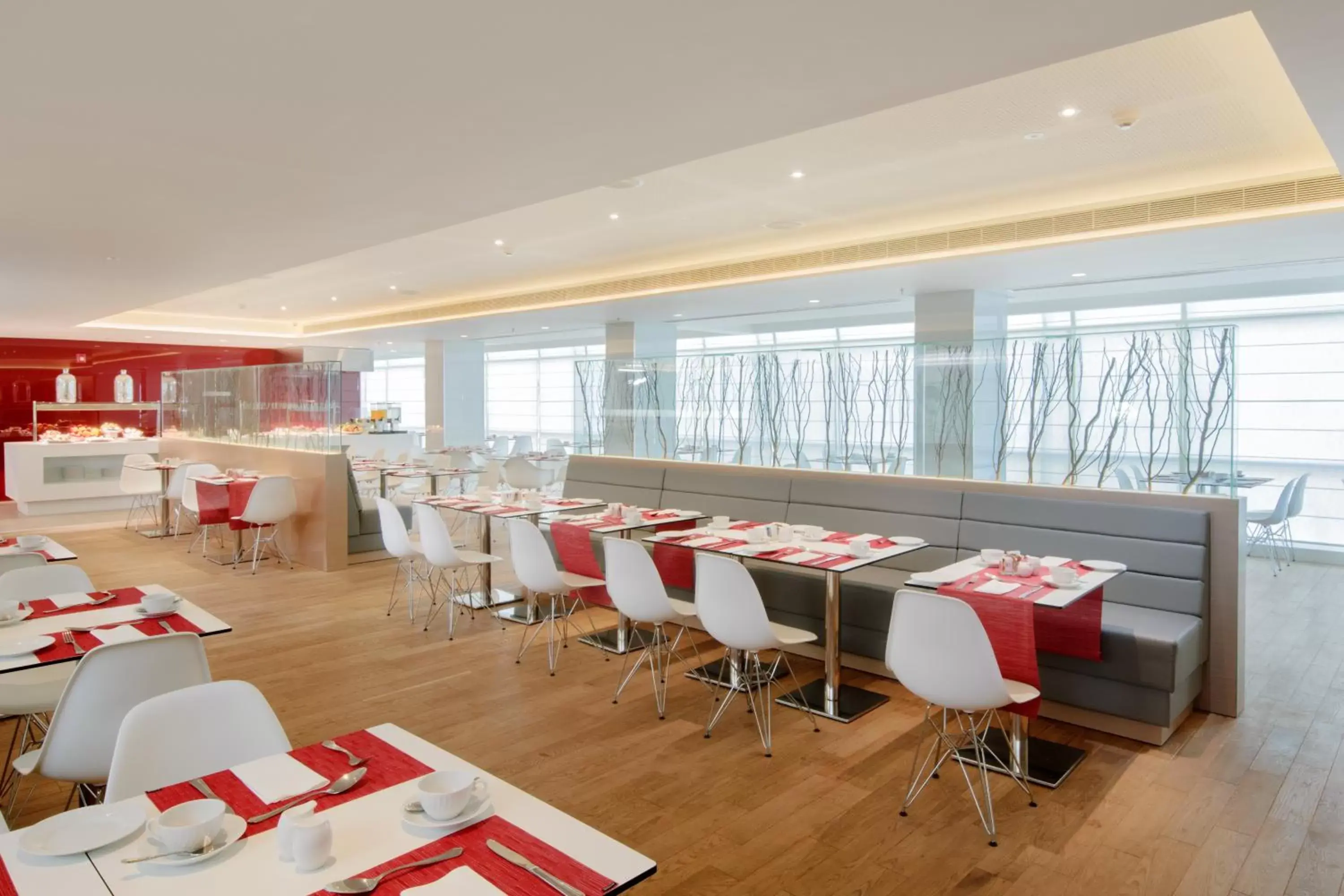 Restaurant/Places to Eat in Leonardo Plaza Netanya Hotel