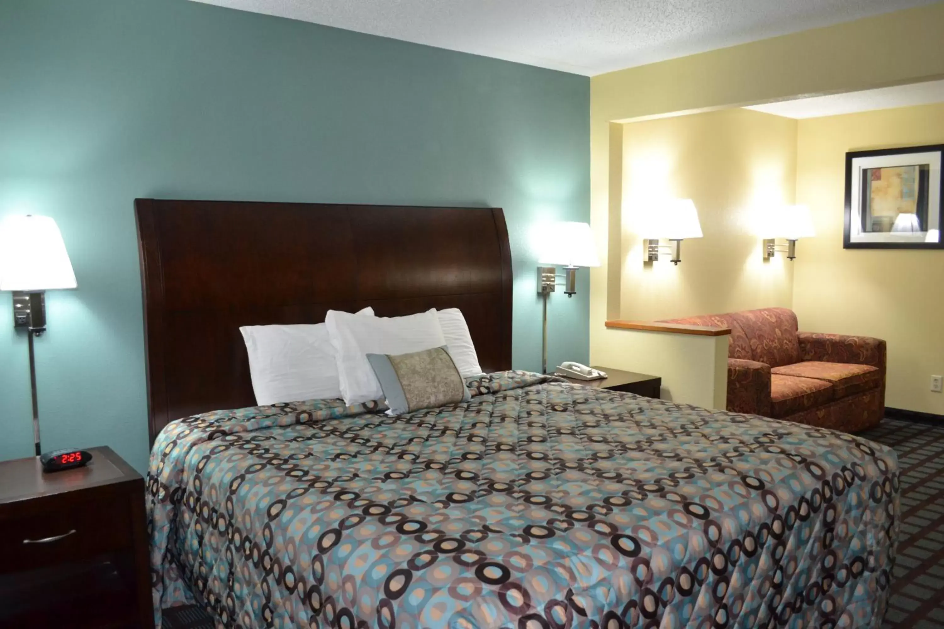 Photo of the whole room, Bed in BridgePointe Advantage by BPhotels