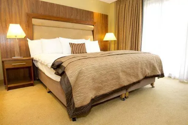 Bed in Annebrook House Hotel