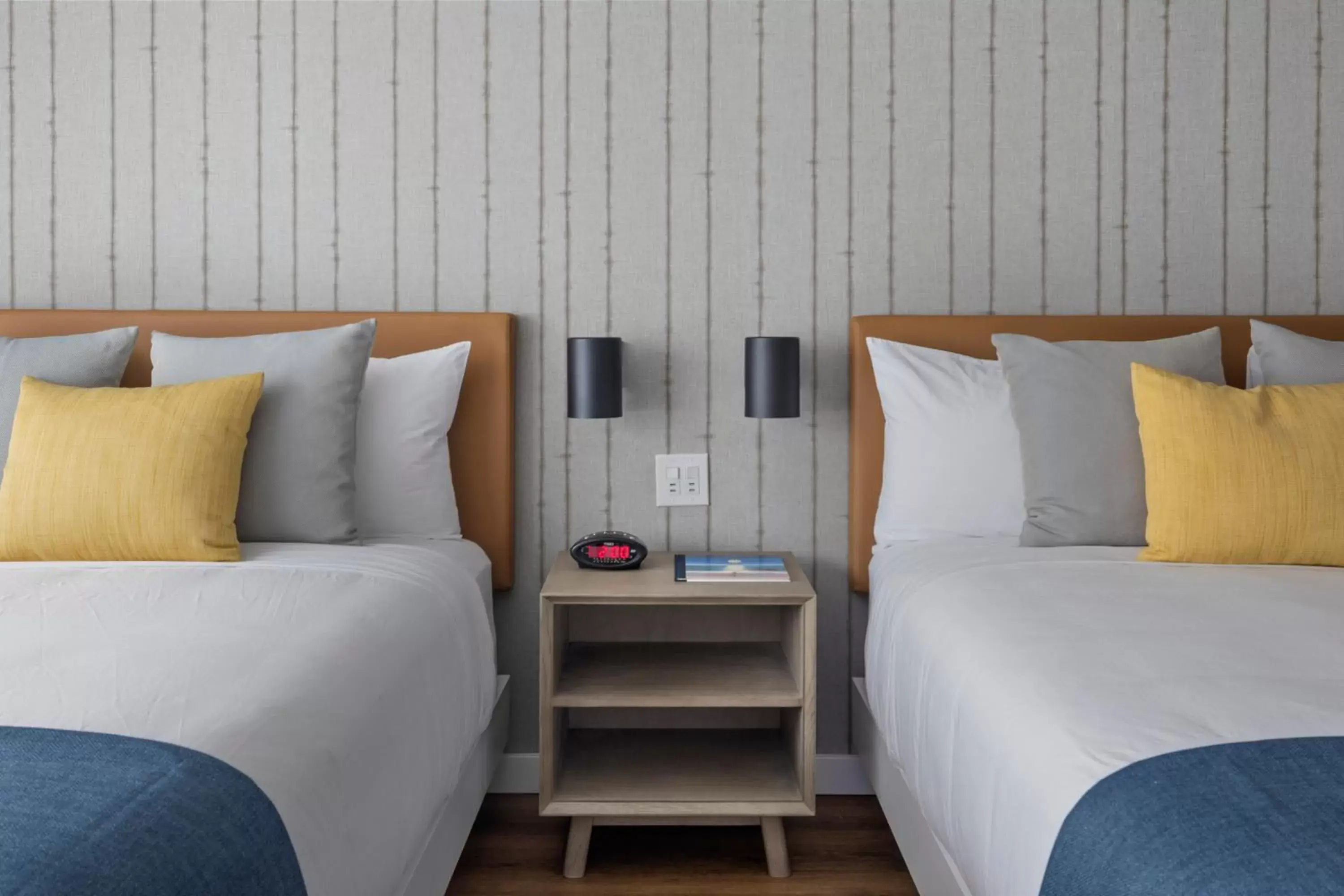 Bed in Sea Harbor Hotel - San Diego Bed in Sea Harbor Hotel - San Diego