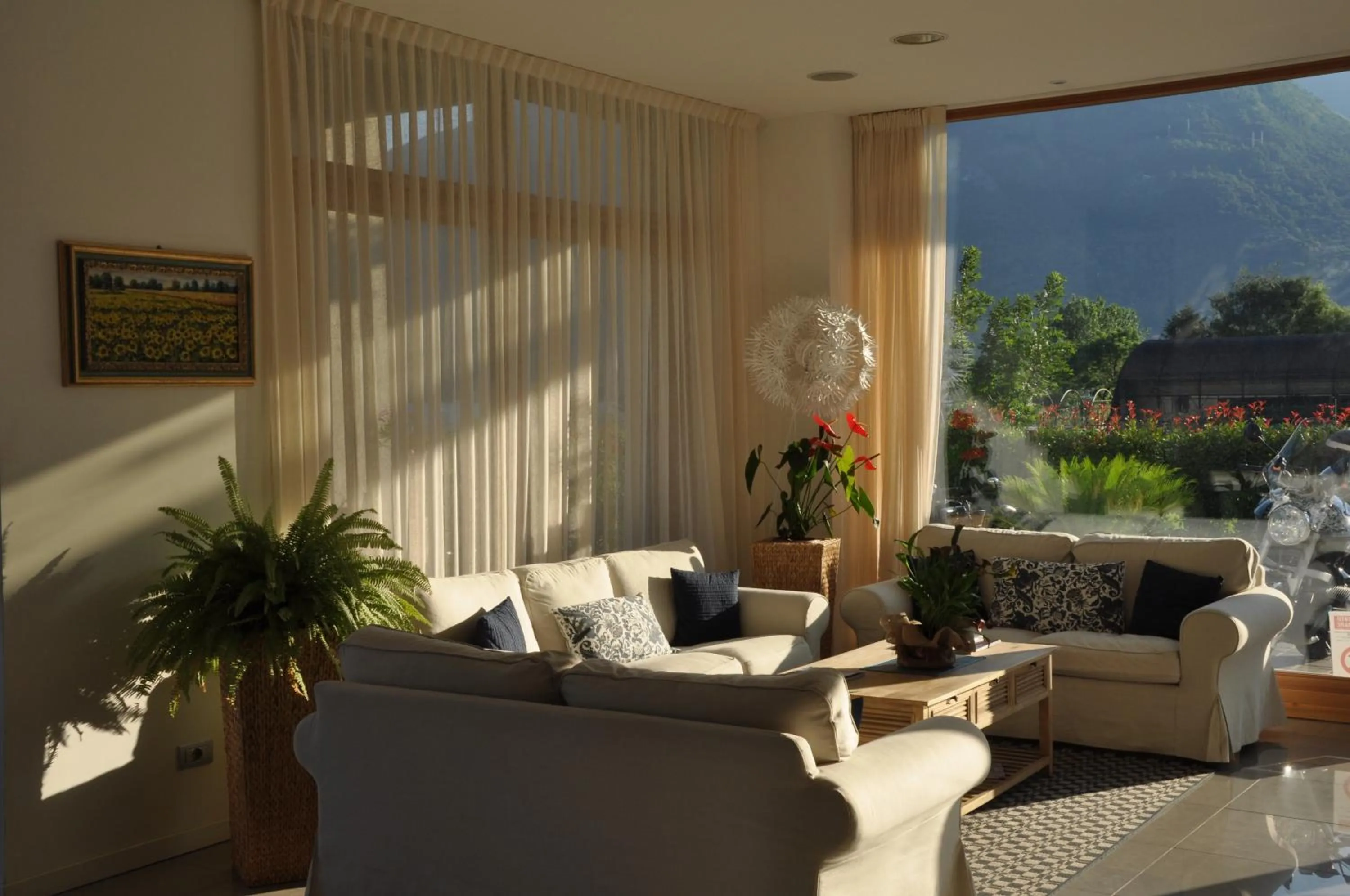 Living room in Tullio Hotel