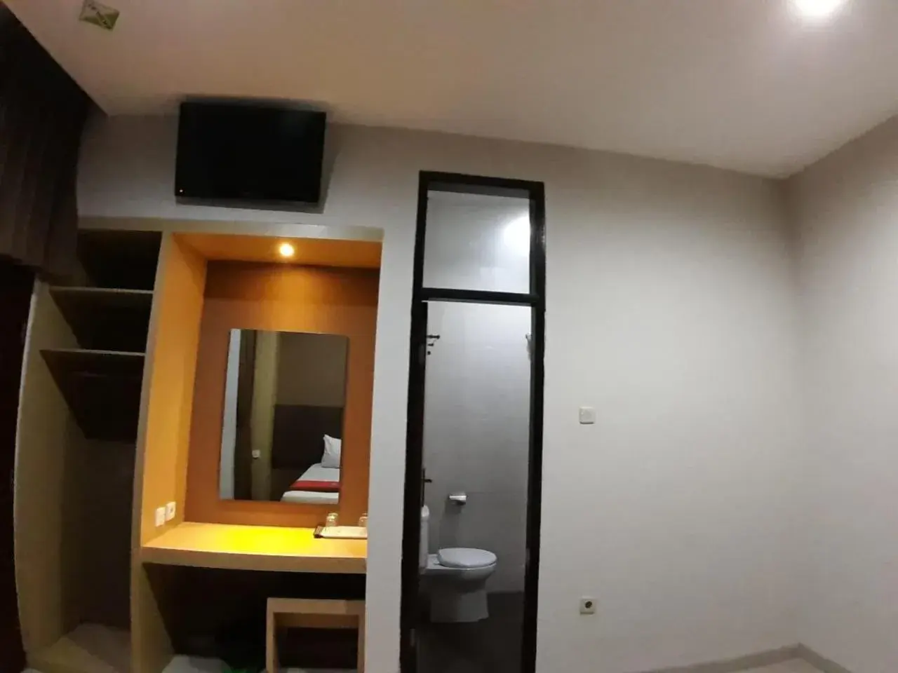 Bathroom in Hotel Bumi Makmur Indah Lembang