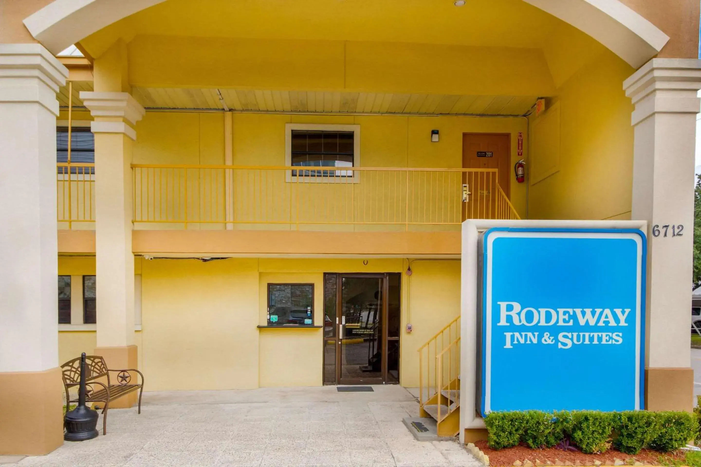 Property building in Rodeway Inn & Suites Houston near Medical Center