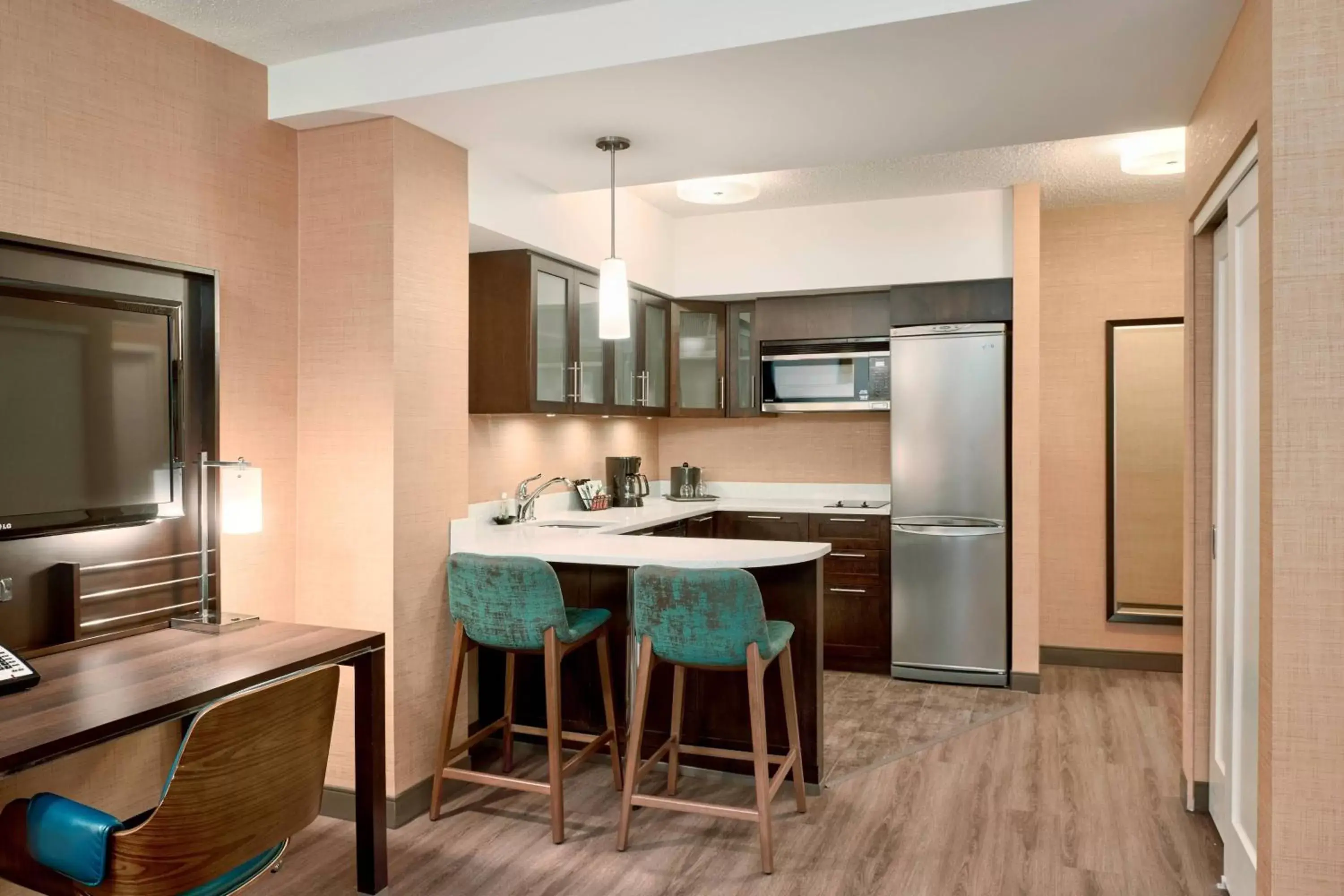 Kitchen or kitchenette, Kitchen/Kitchenette in Residence Inn by Marriott Vancouver Downtown