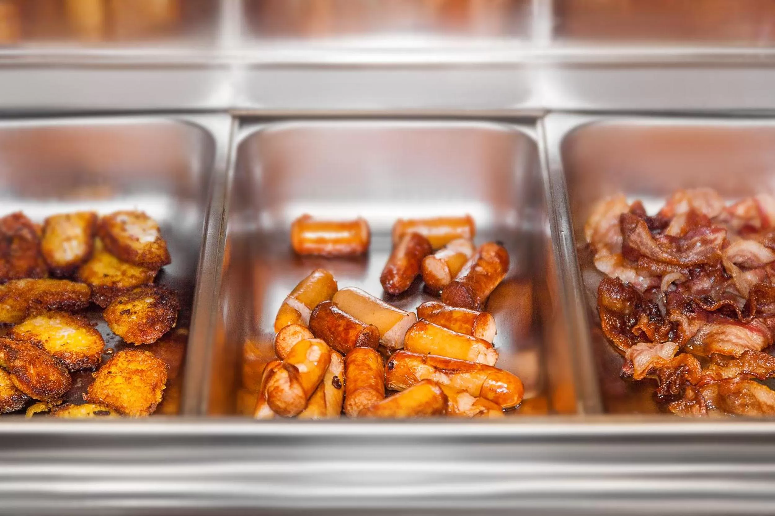 Buffet breakfast in Hotel Aviv Dresden