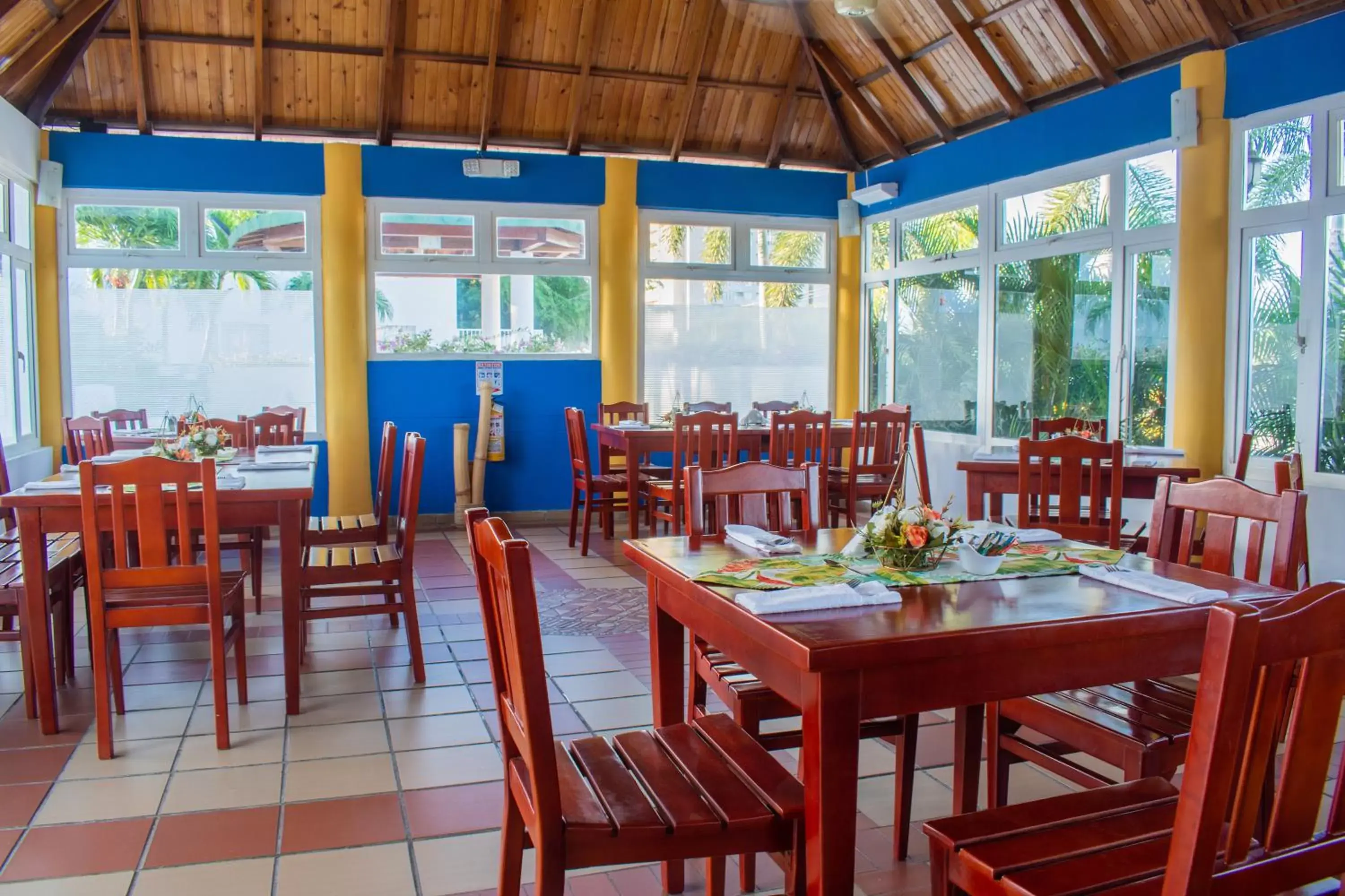 Restaurant/Places to Eat in Sanha Plus Hotel