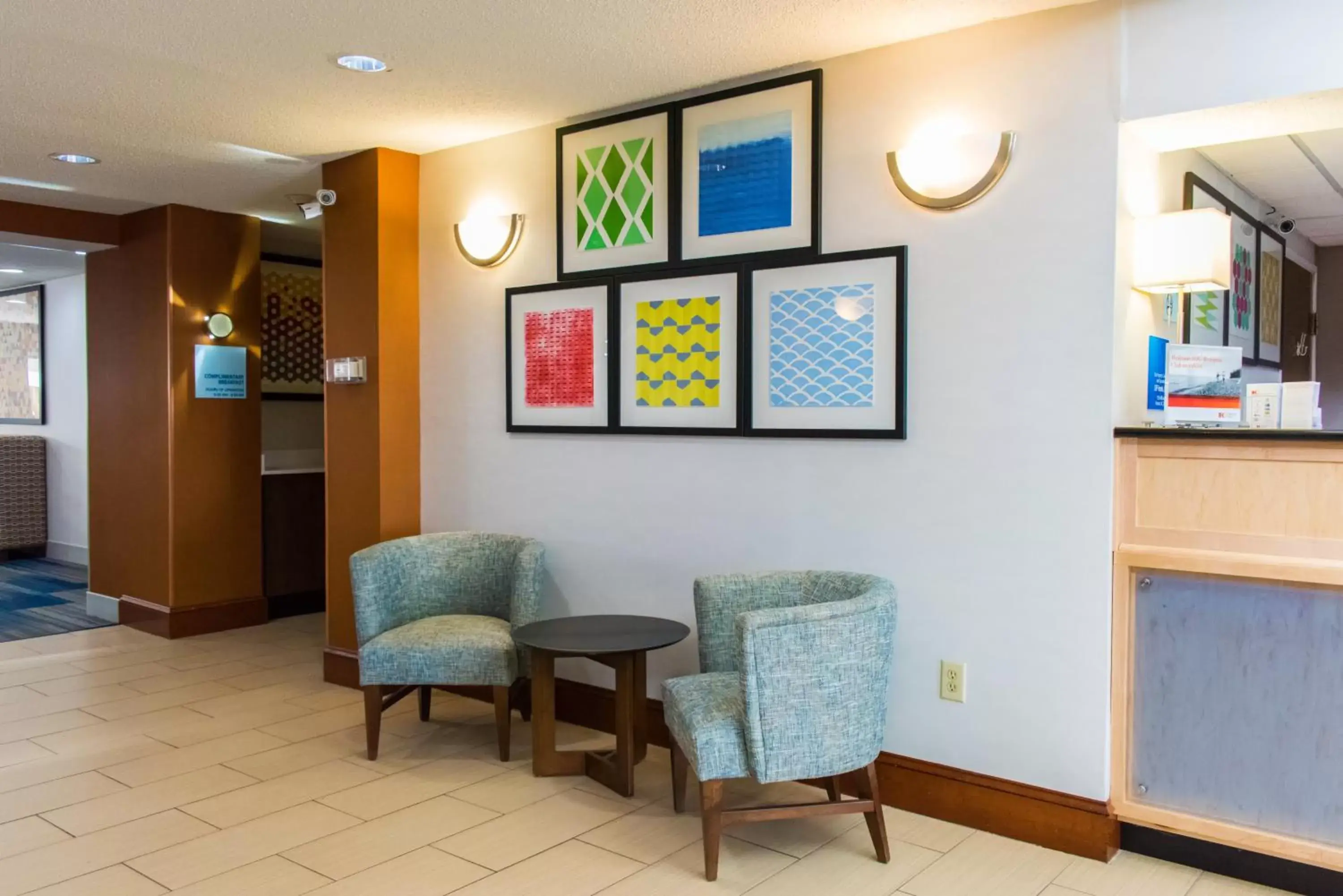 Property building, Lounge/Bar in Holiday Inn Express Hotel & Suites Kinston, an IHG Hotel