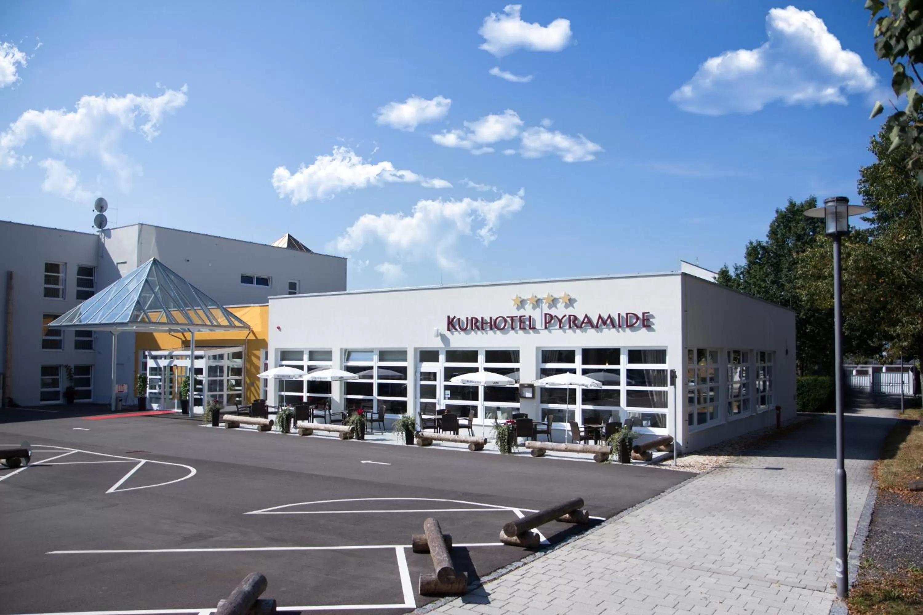 Facade/entrance in Kurhotel Pyramide Sibyllenbad
