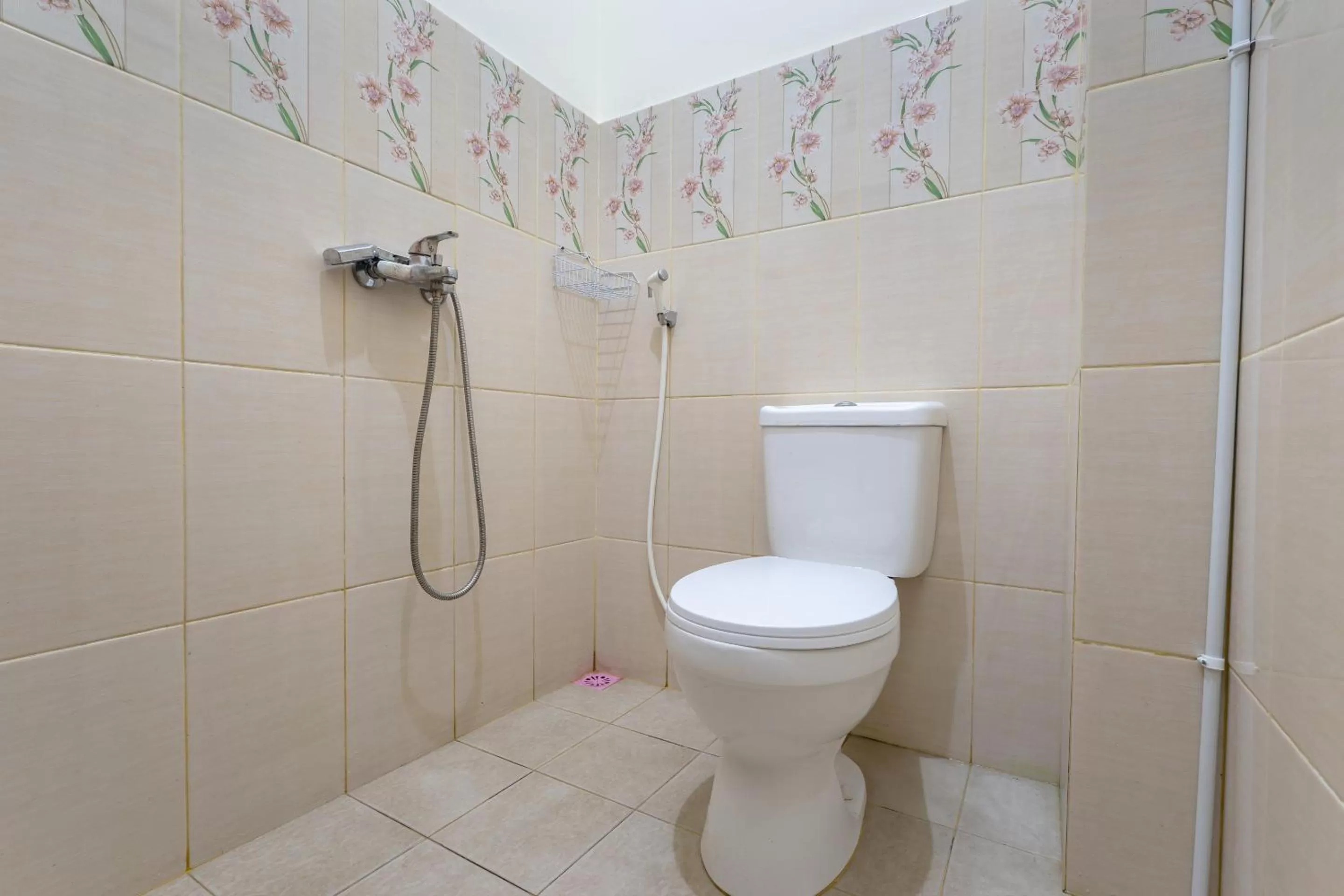 Standard Double Room in Wisma Handayani Syariah RedPartner near RSUD Wonosari