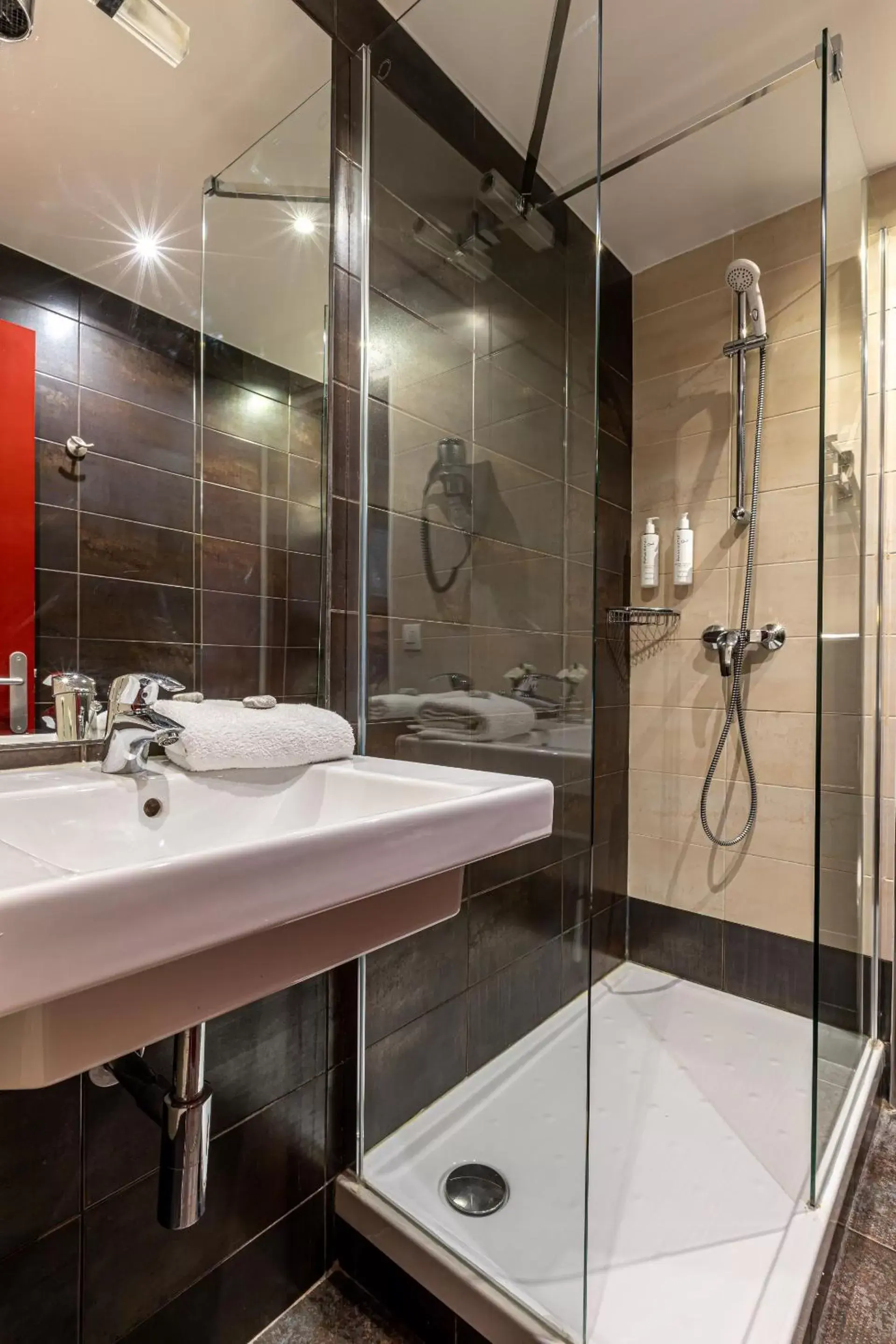 Shower, Bathroom in Hotel Ariane Montparnasse by Patrick Hayat